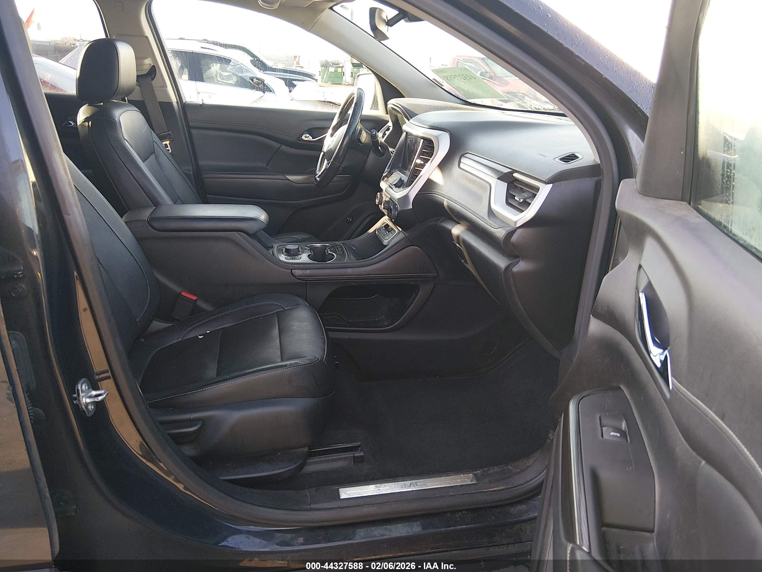 GMC ACADIA image 5