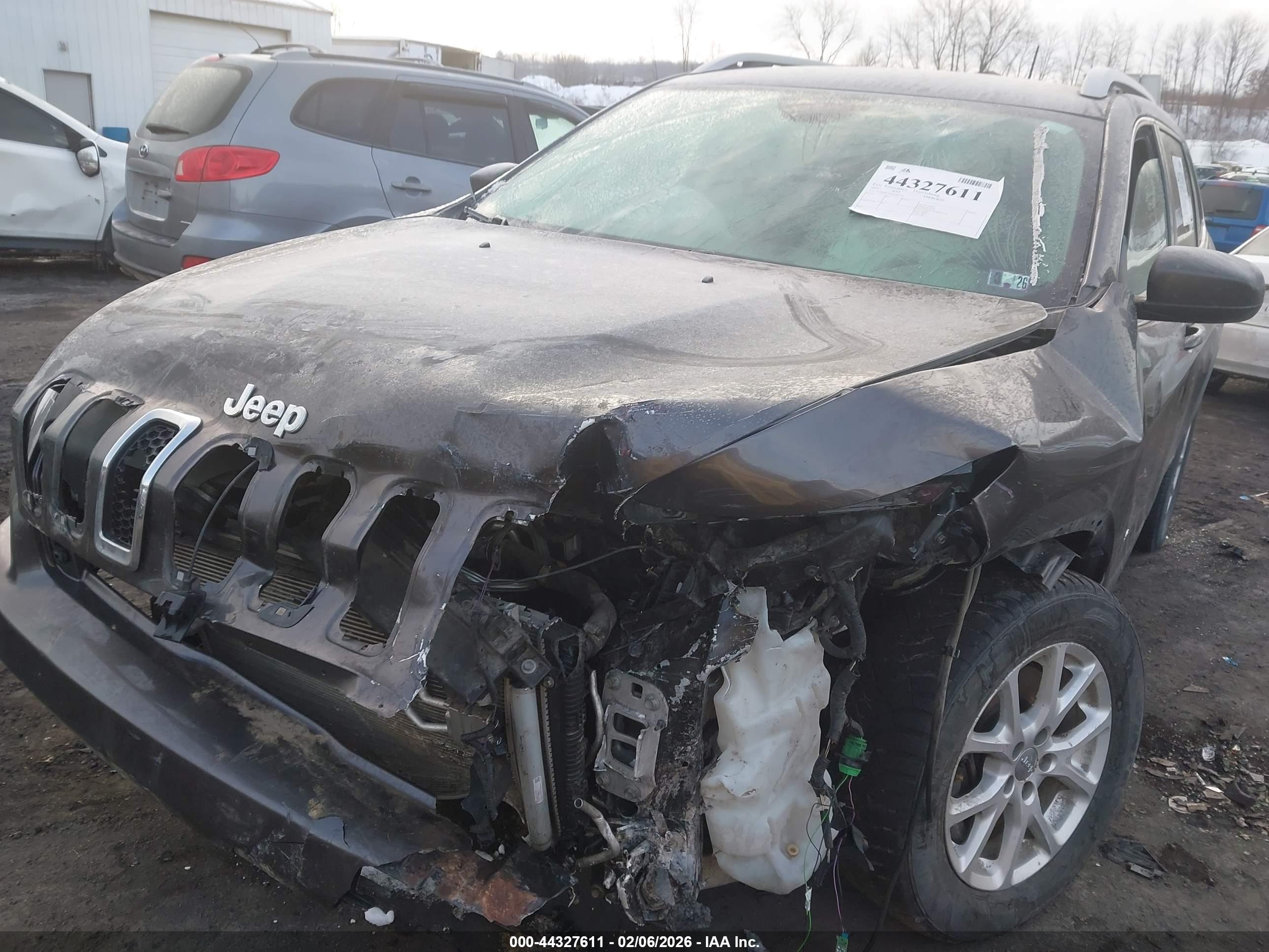 JEEP CHEROKEE image 6