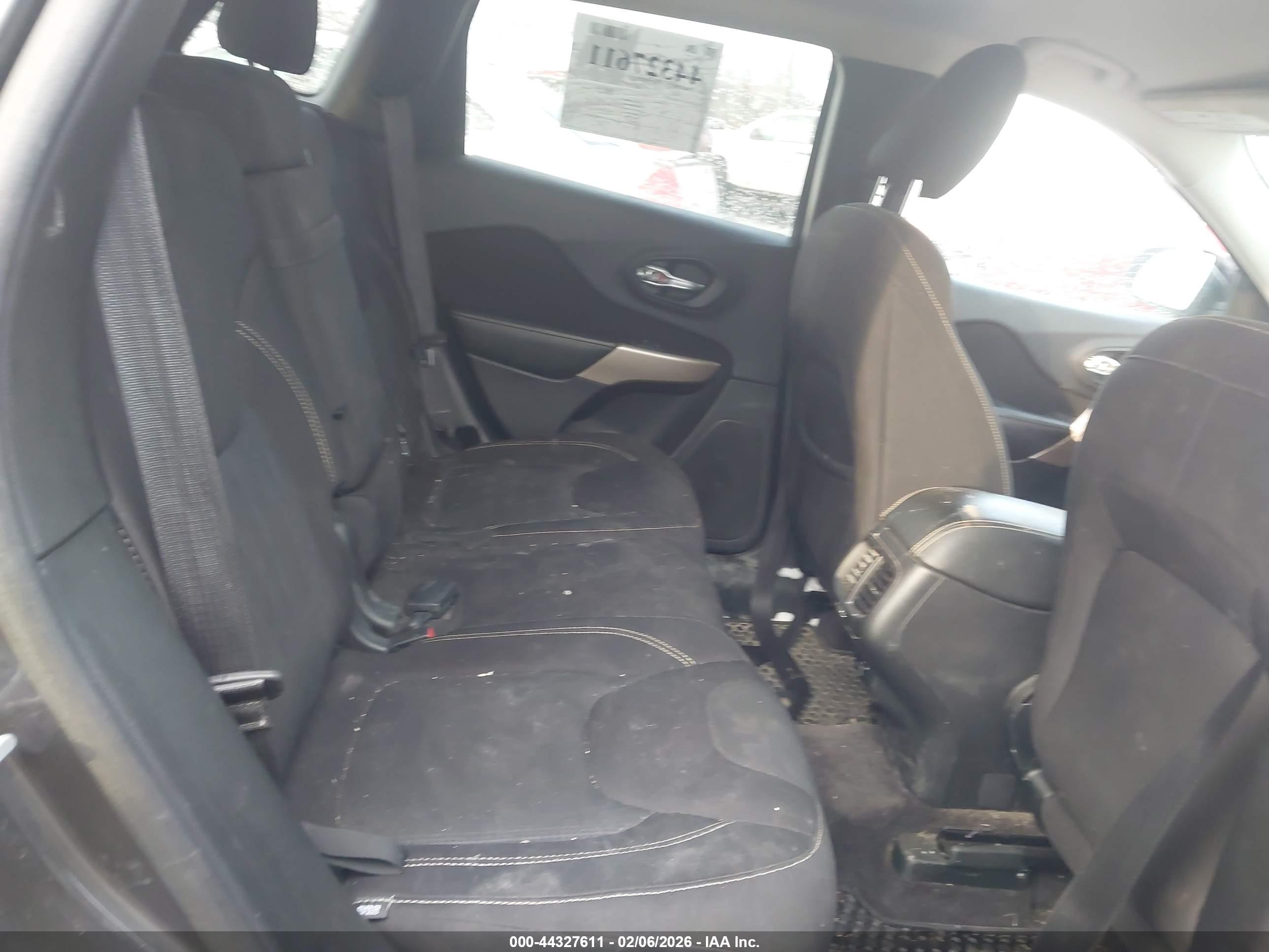 JEEP CHEROKEE image 8