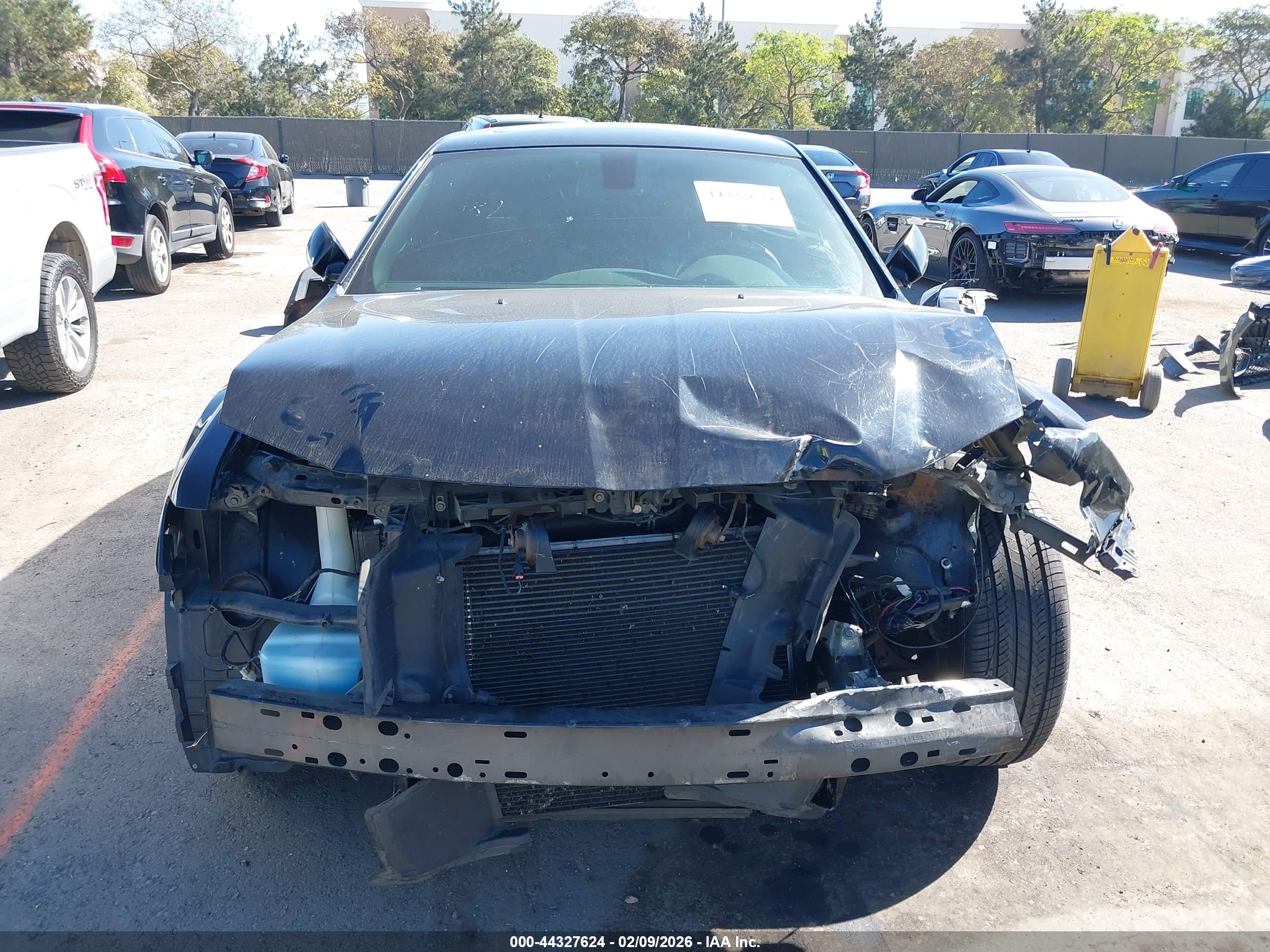 CHRYSLER 300 image 6
