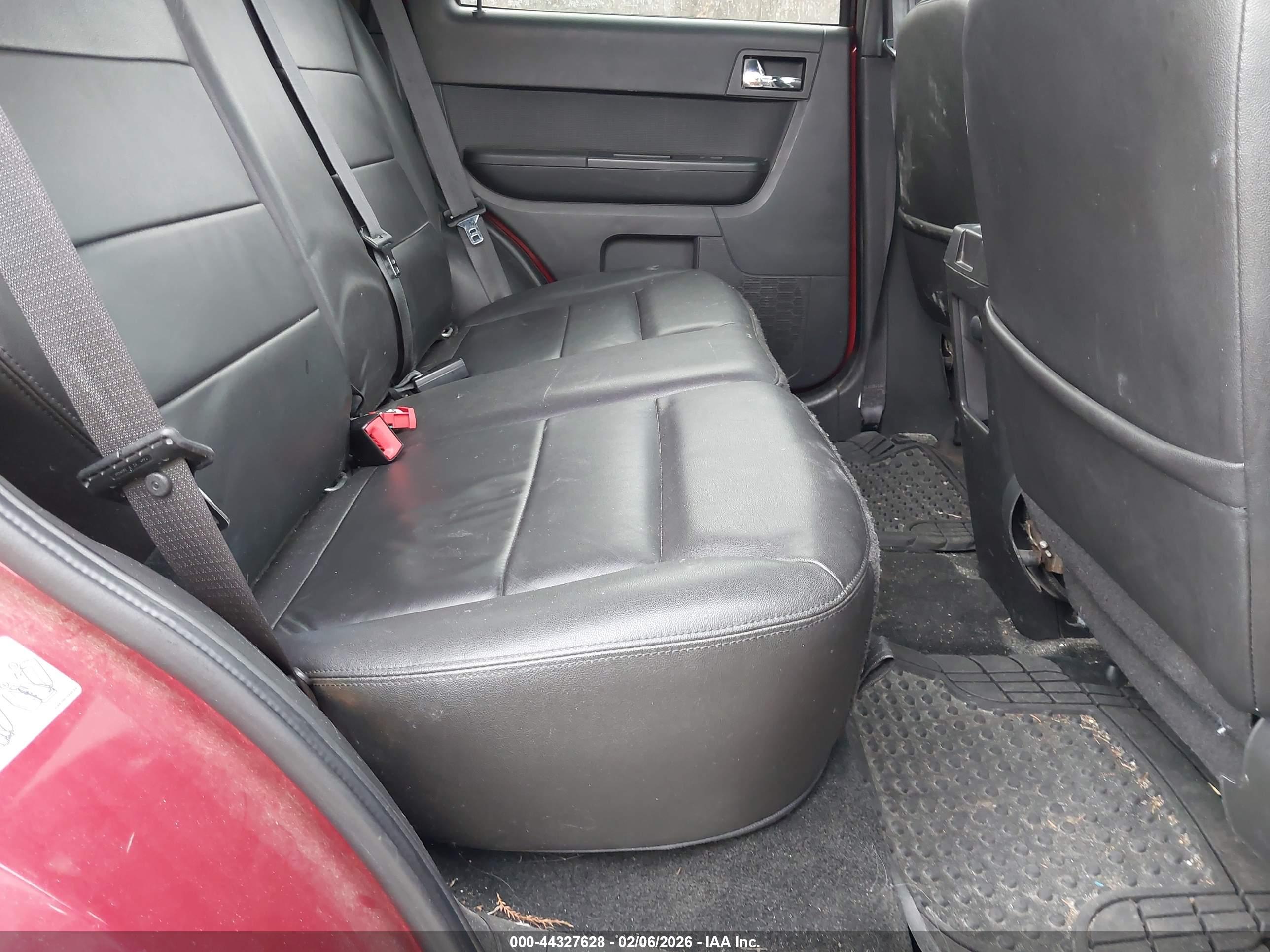 FORD ESCAPE image 8