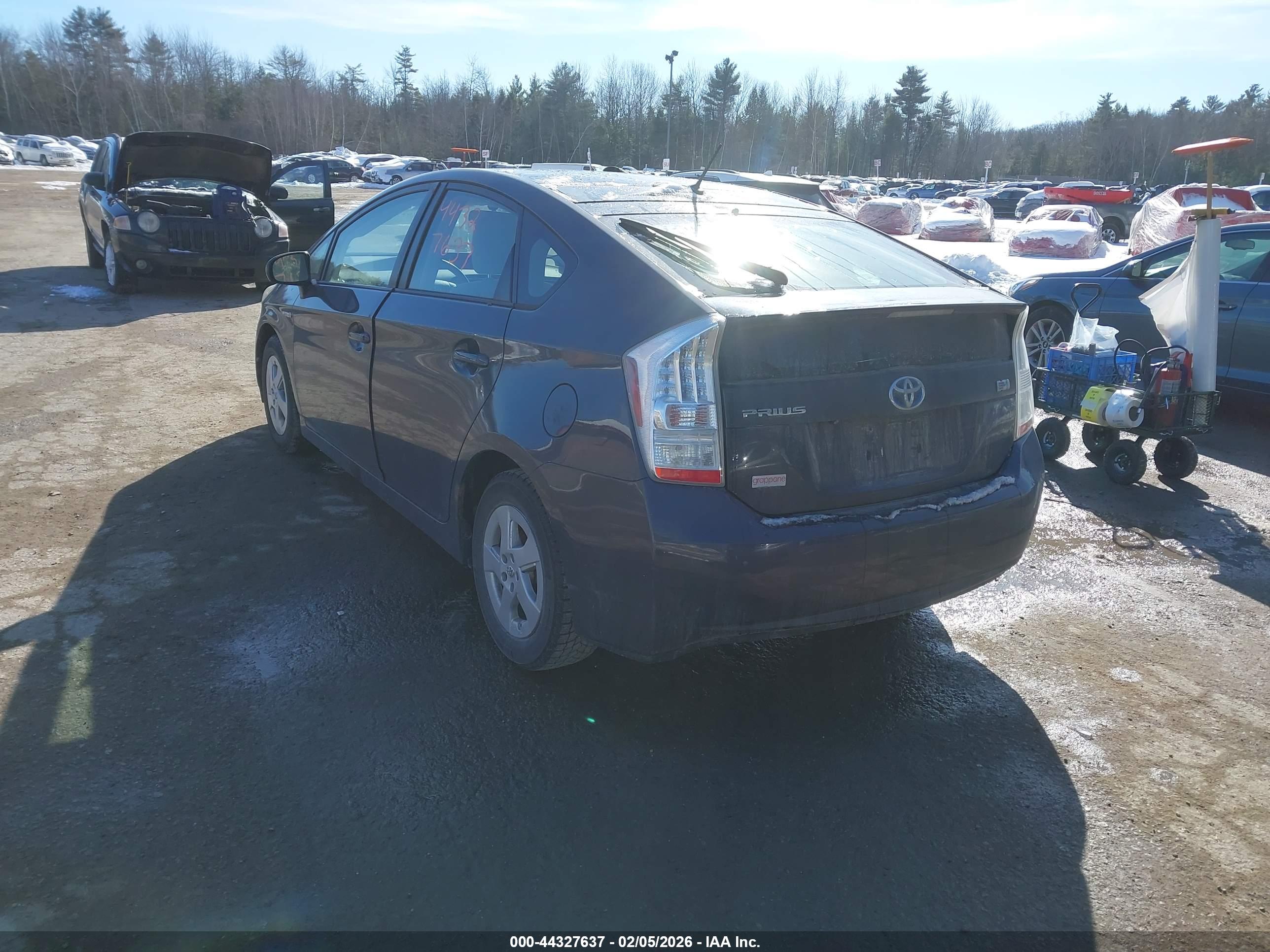 TOYOTA PRIUS image 3