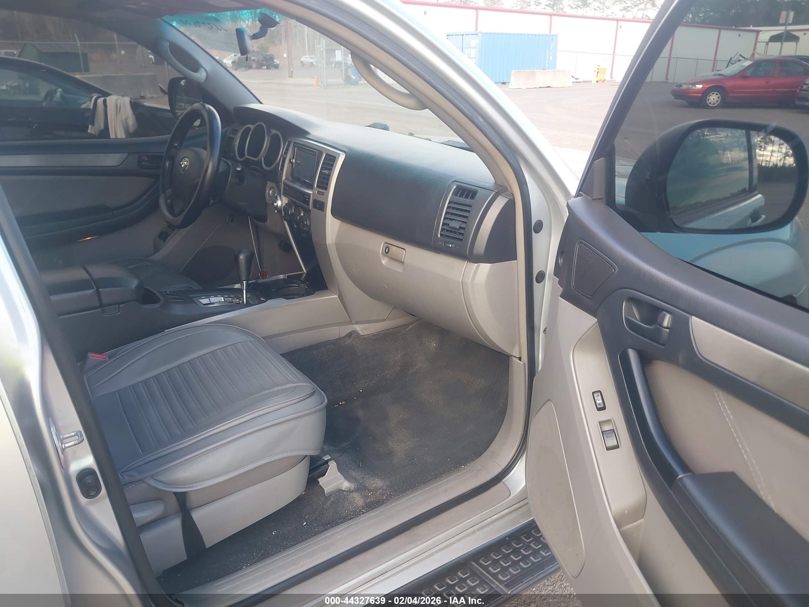 TOYOTA 4RUNNER image 5