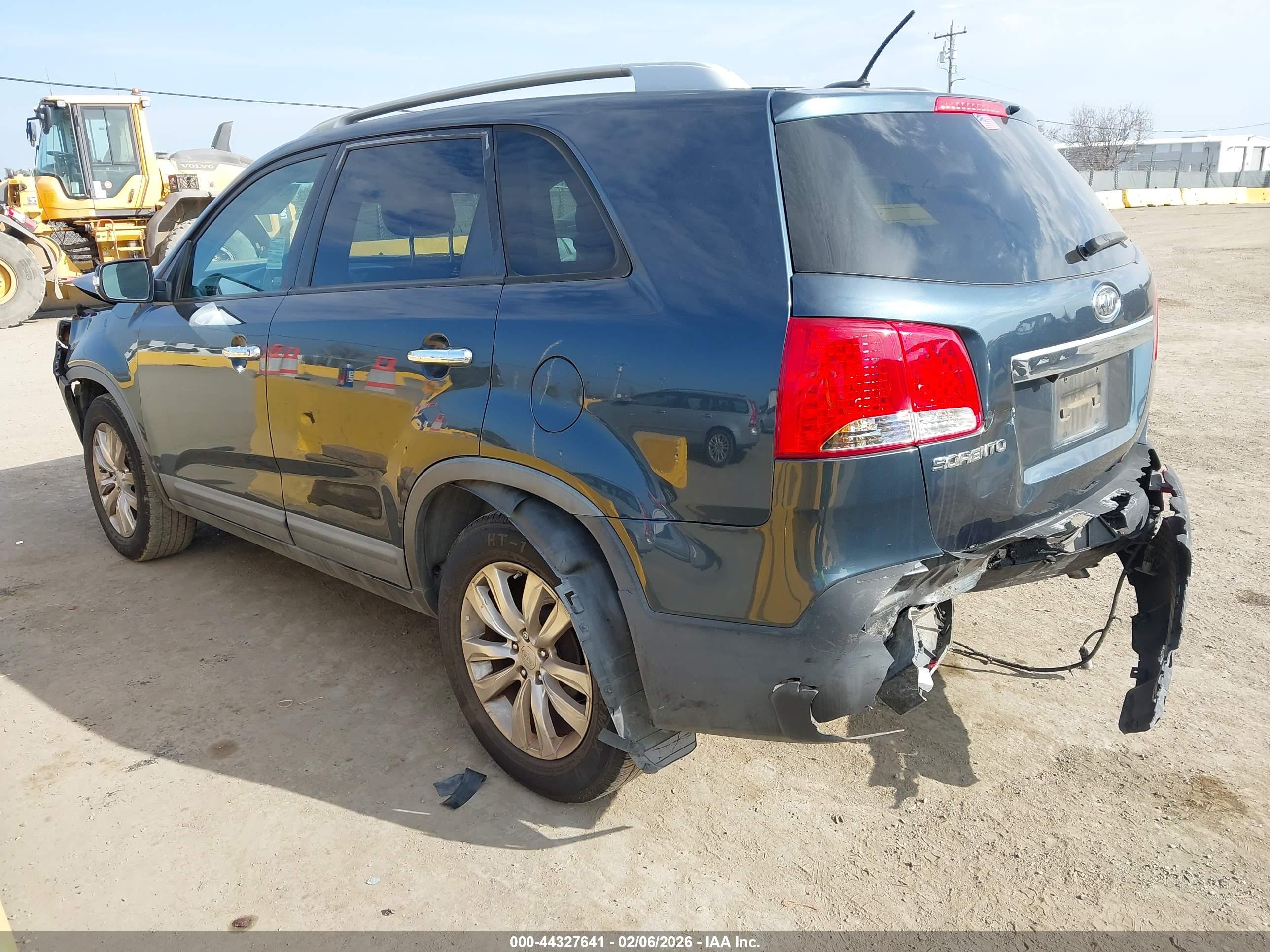 KIA SORENTO image 3