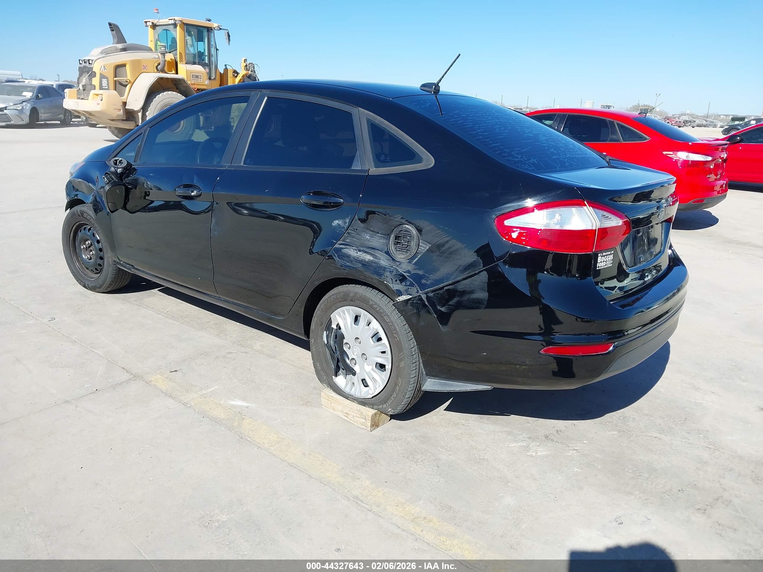 FORD FIESTA image 3