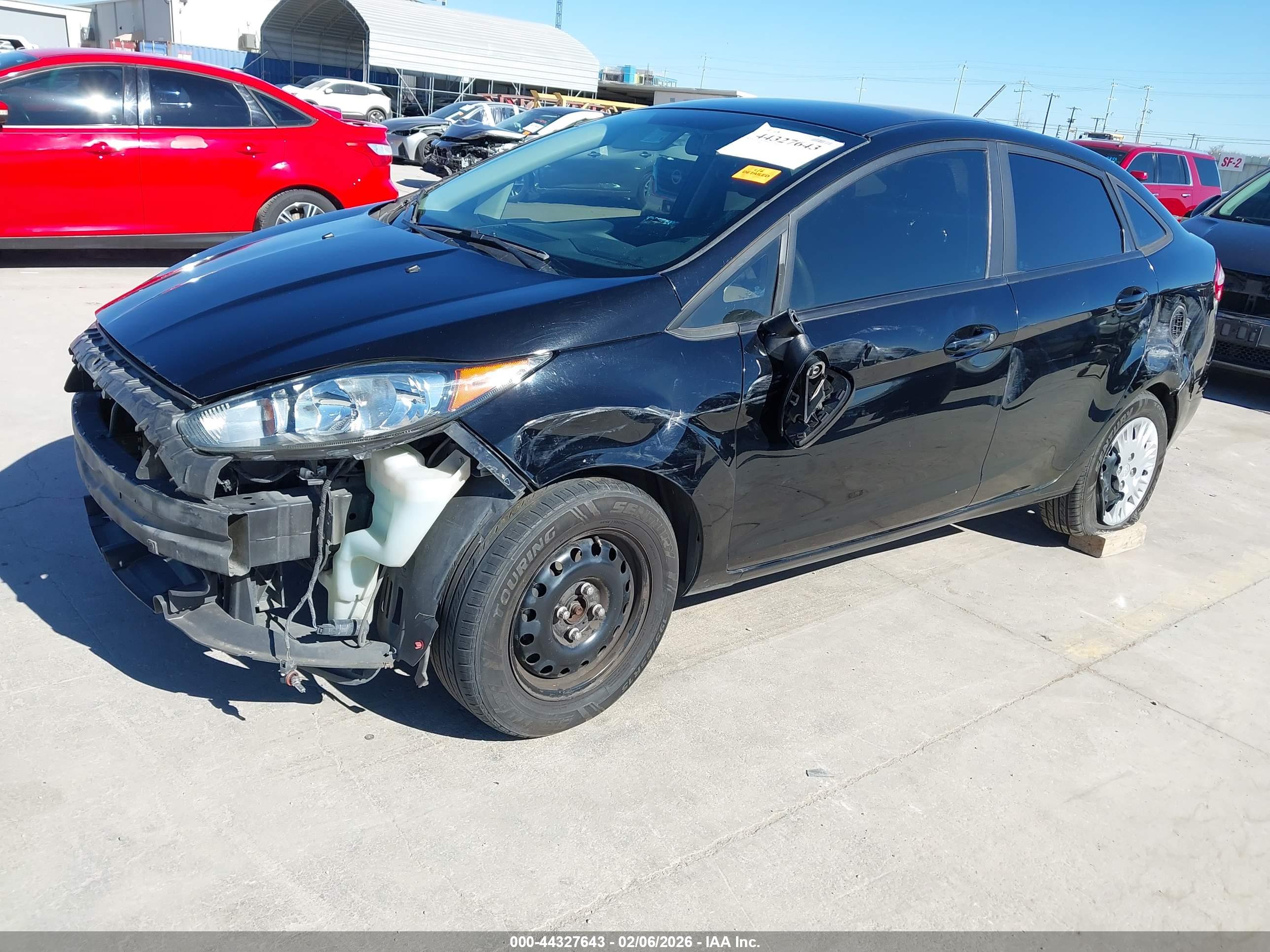 FORD FIESTA image 6