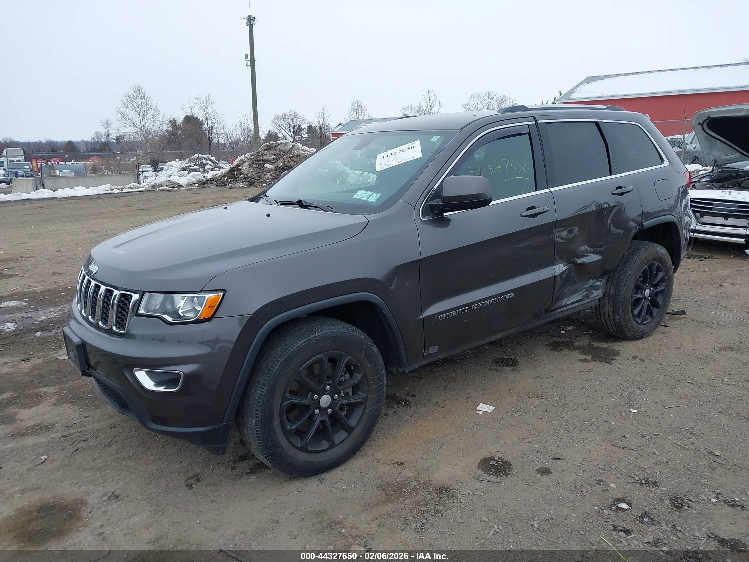 JEEP GRAND image 2