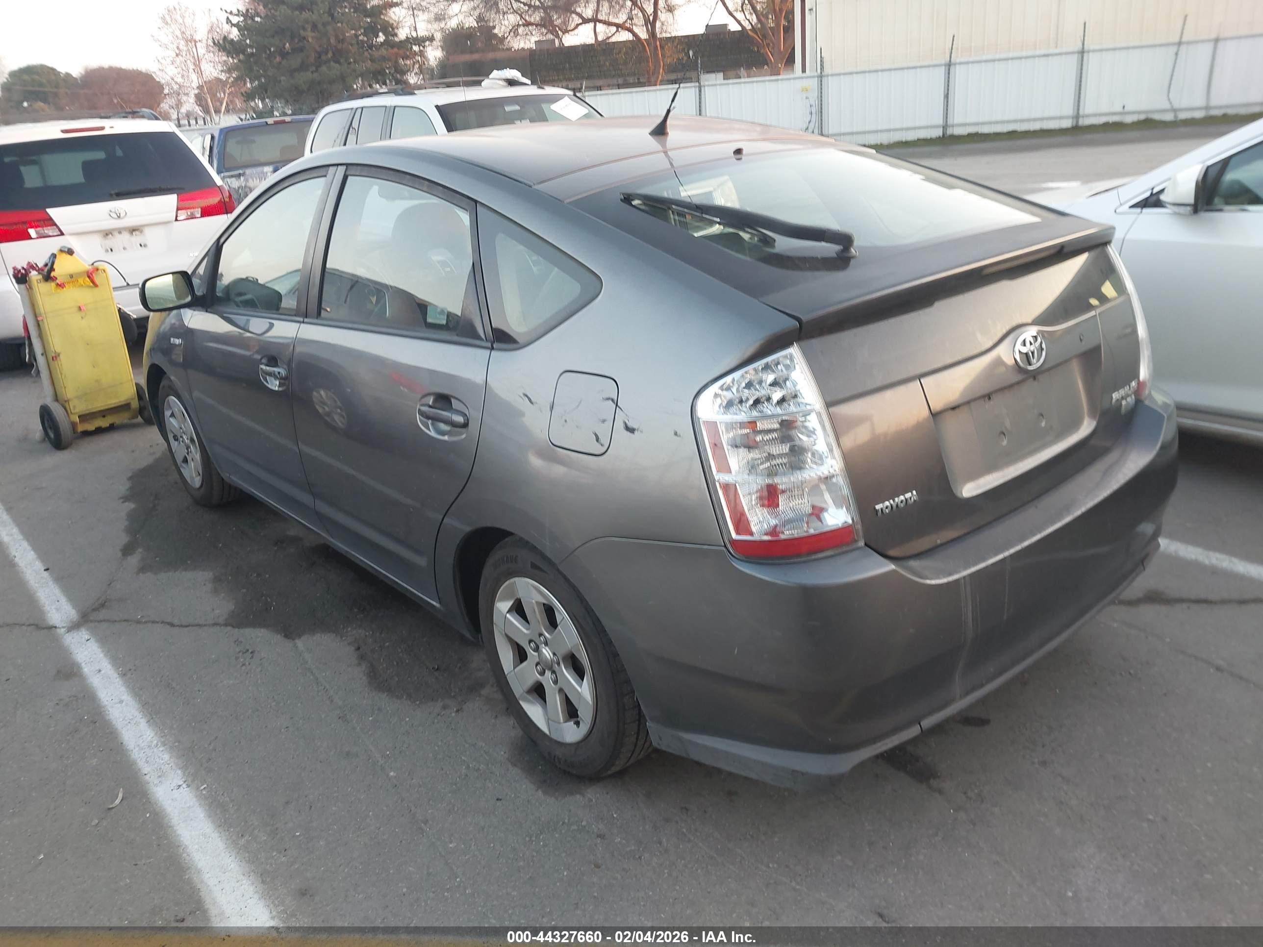TOYOTA PRIUS image 3