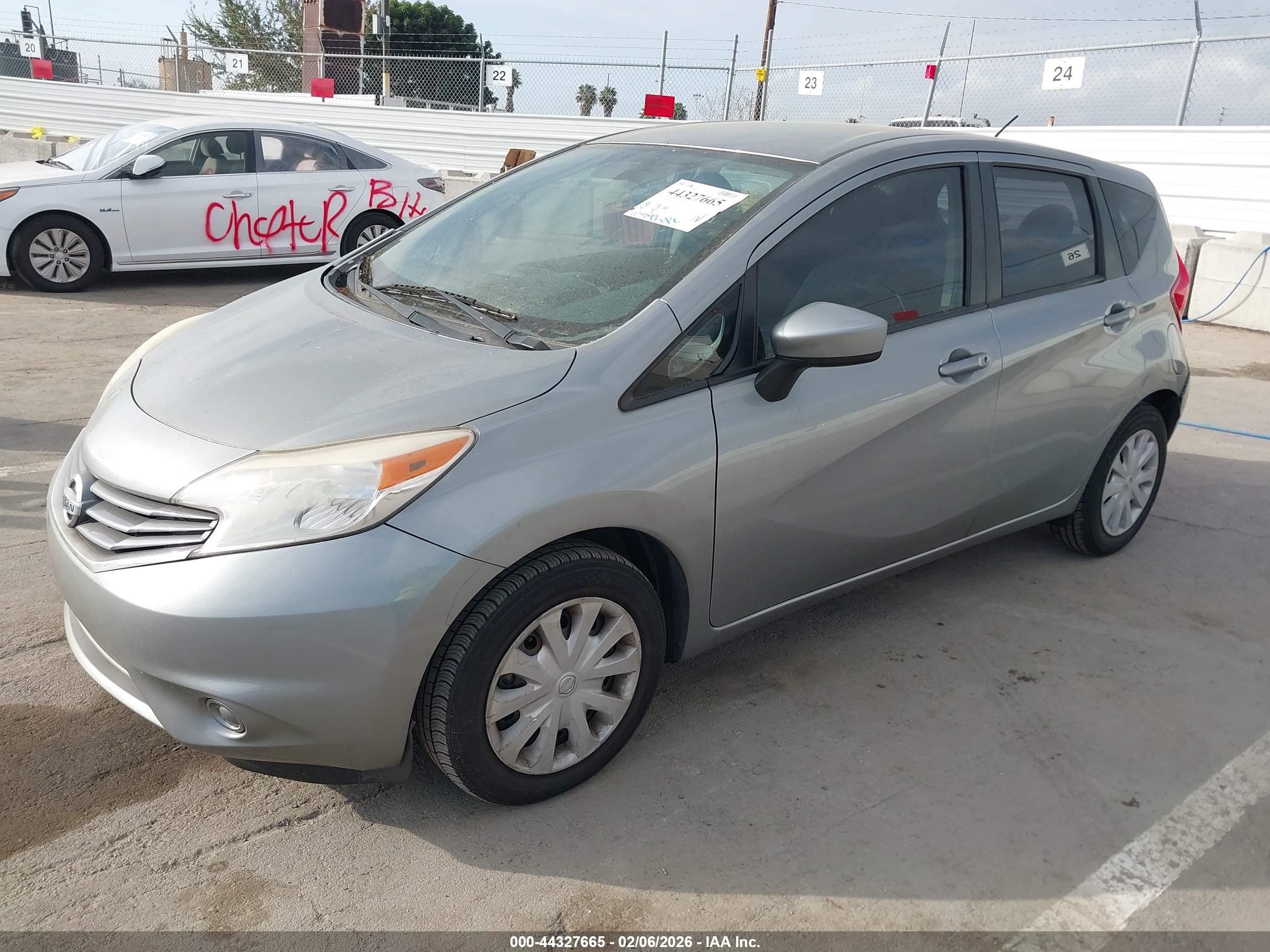 NISSAN VERSA image 2