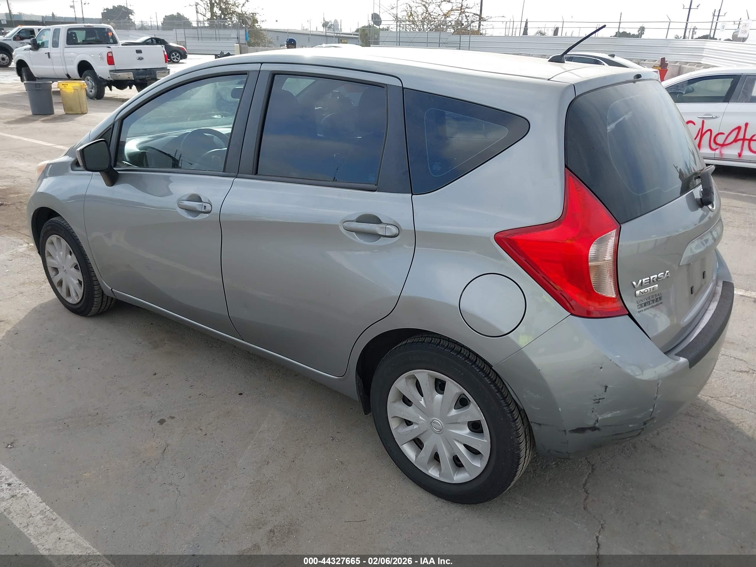 NISSAN VERSA image 3
