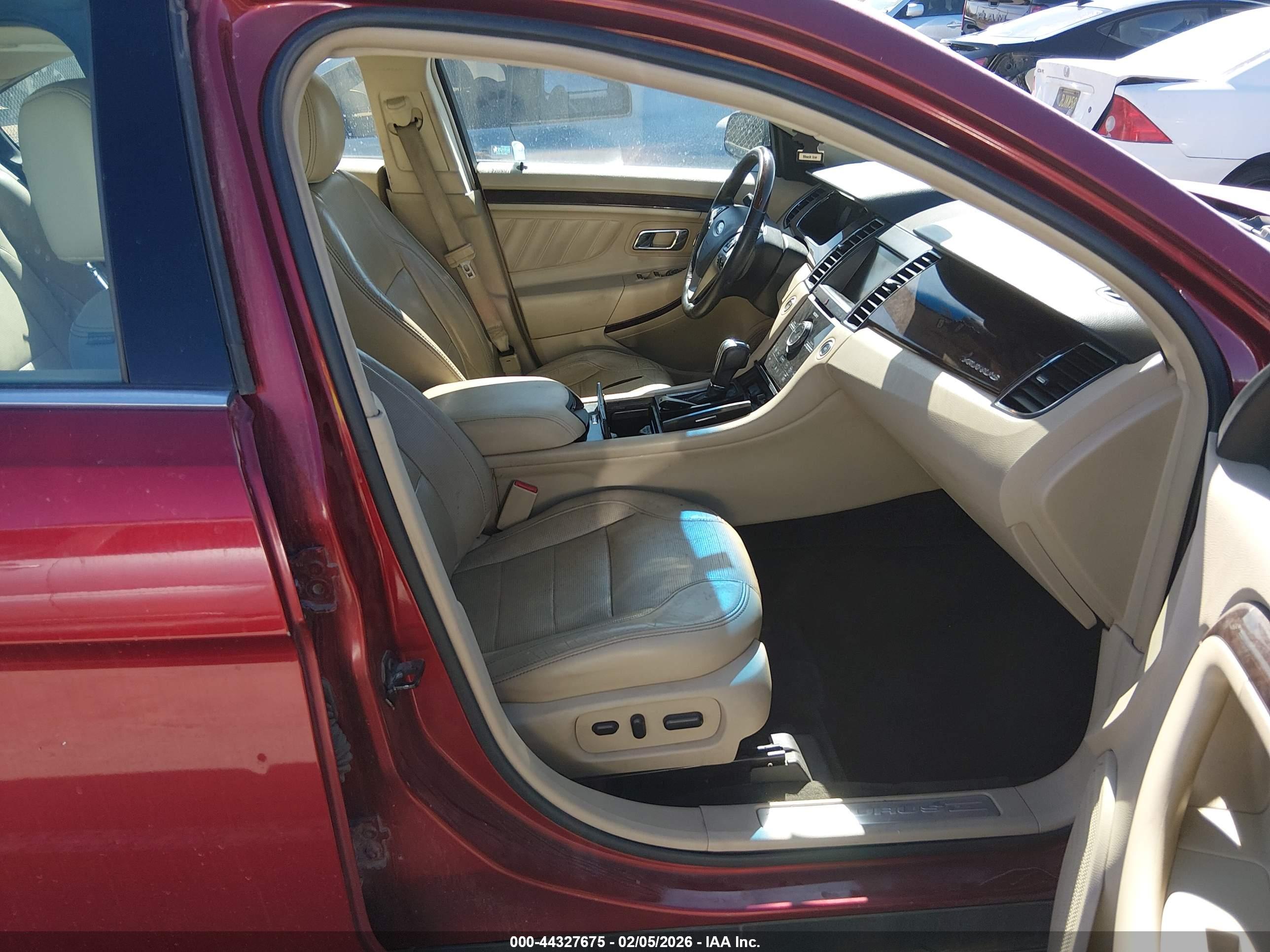 FORD TAURUS image 5