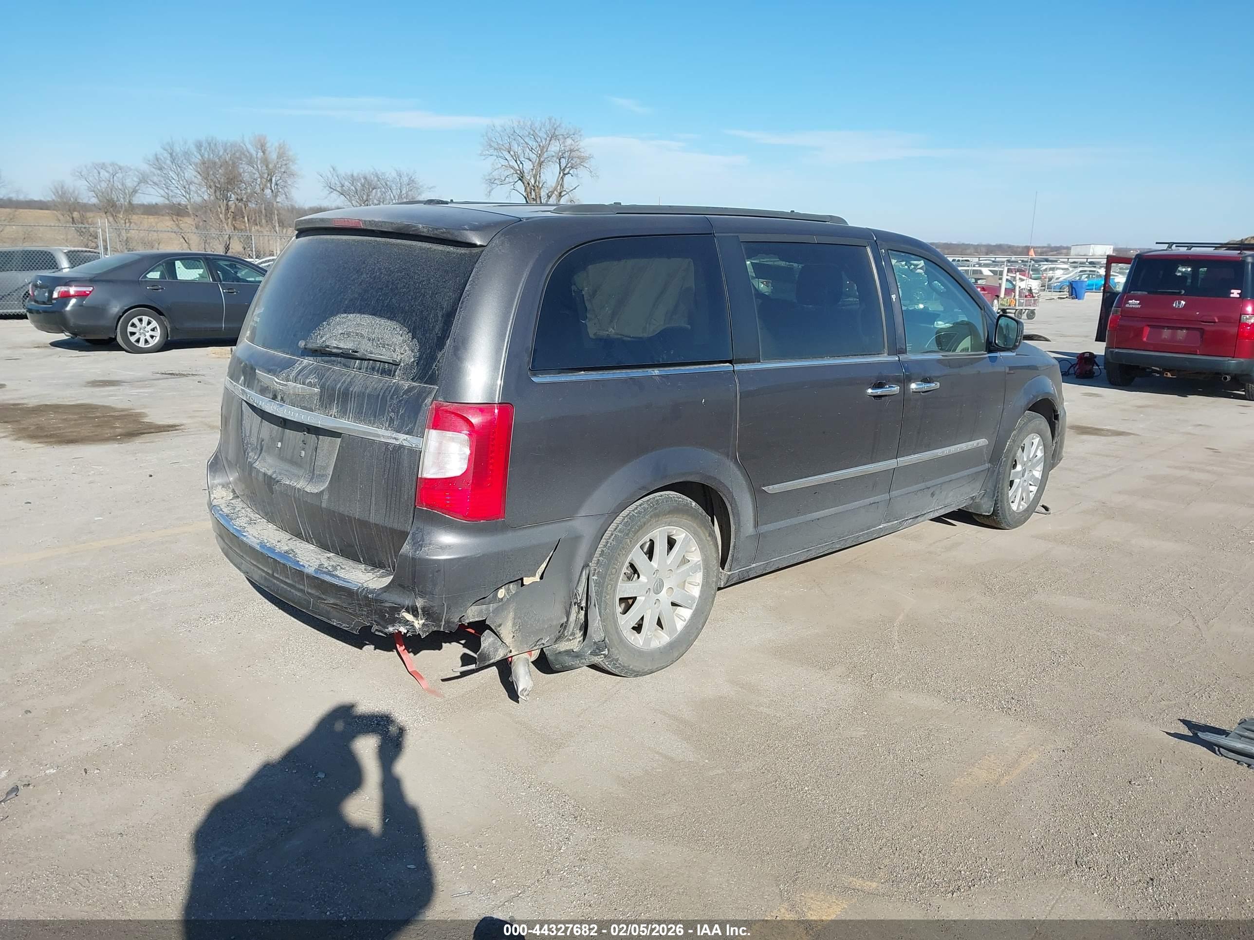 CHRYSLER TOWN image 4