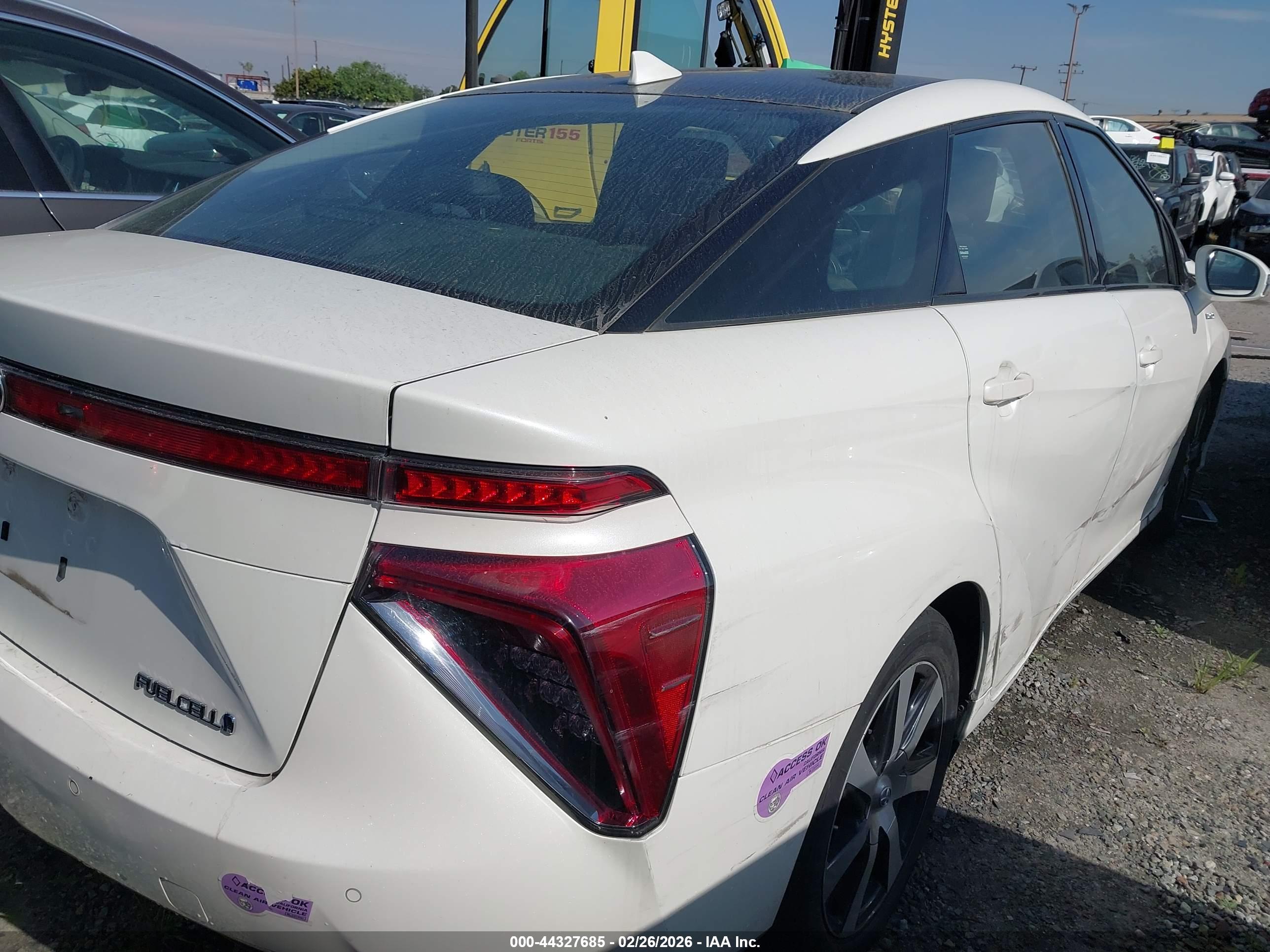 TOYOTA MIRAI image 4