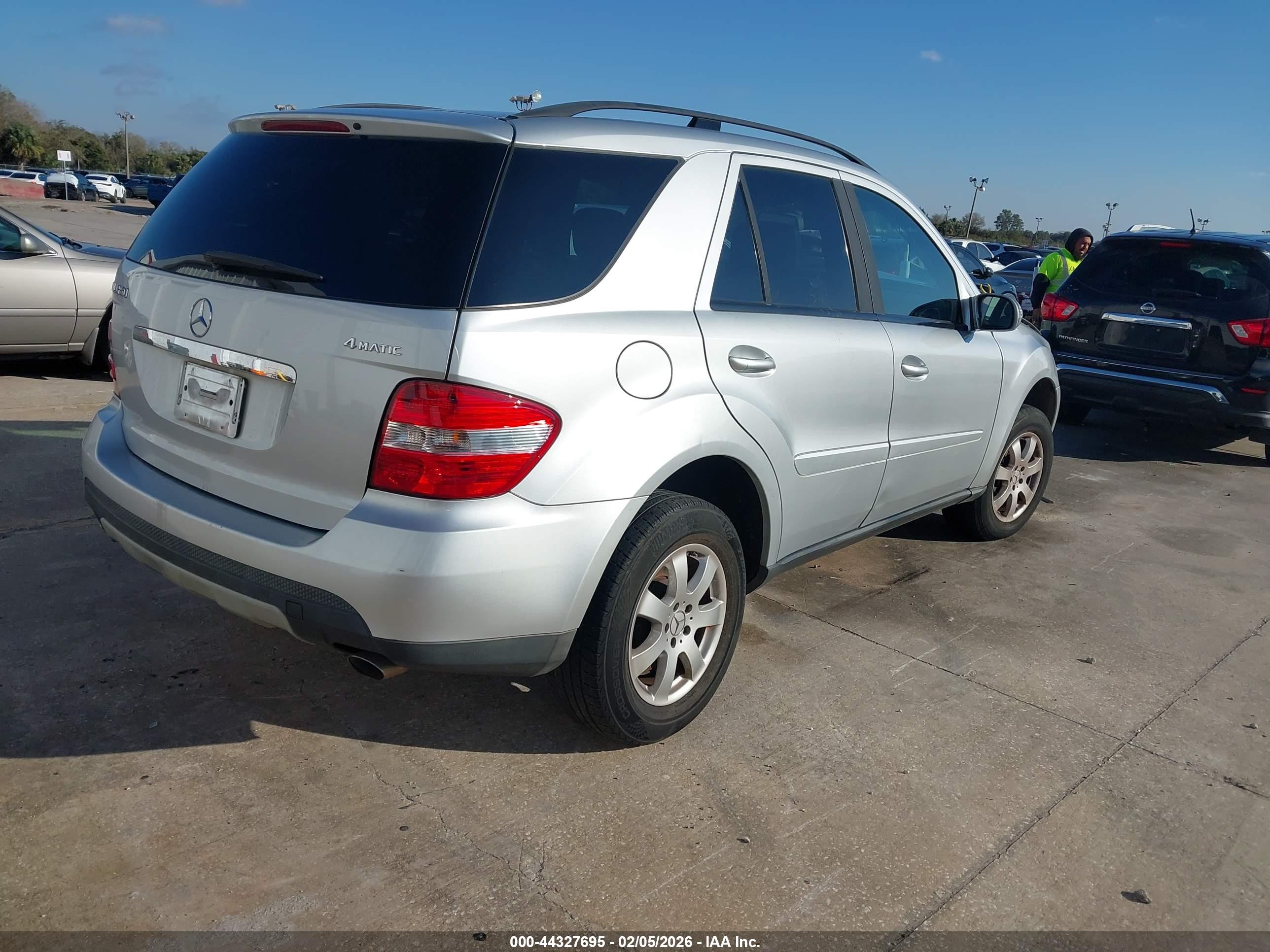 MERCEDES-BENZ ML image 4