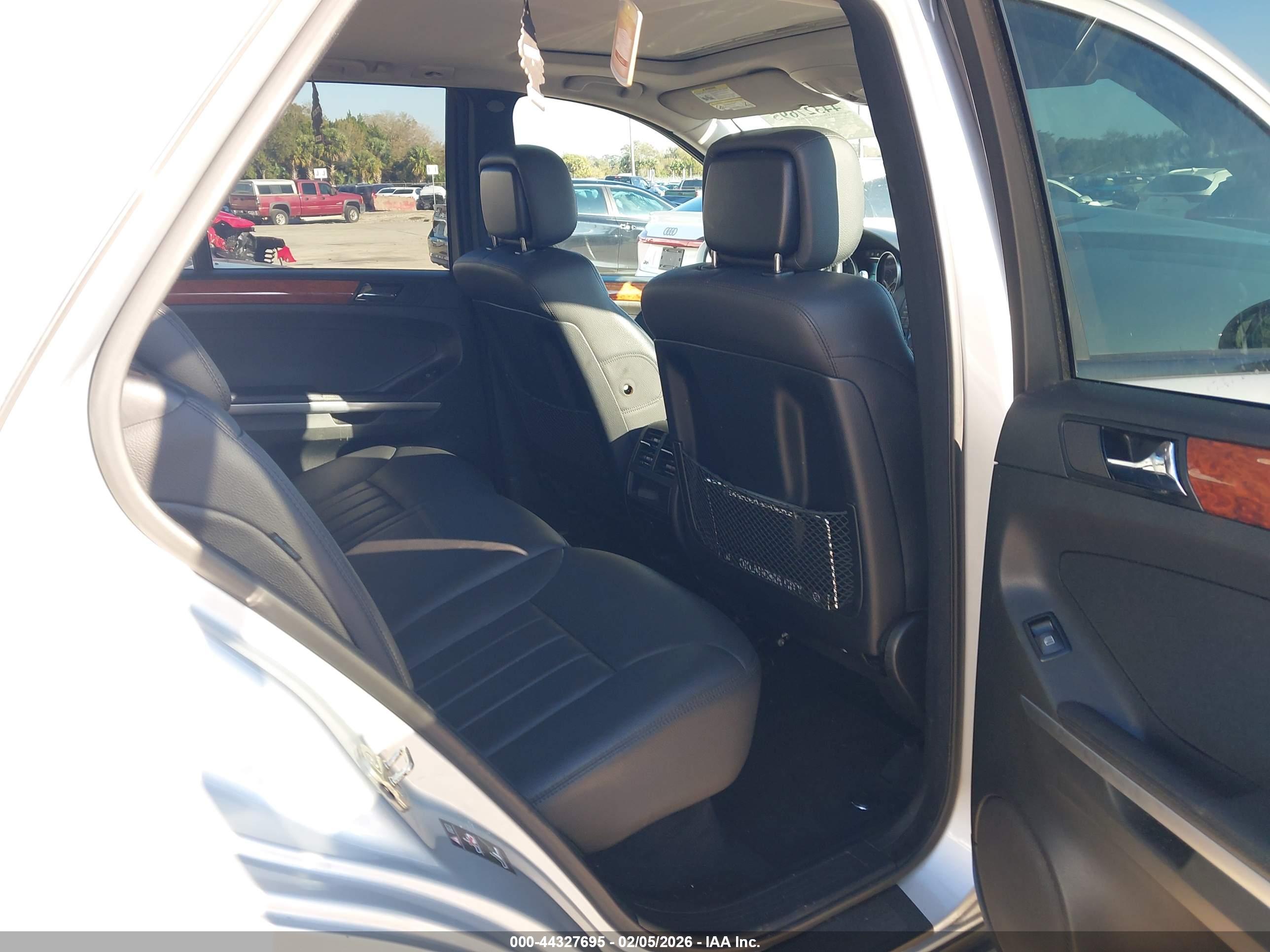MERCEDES-BENZ ML image 8