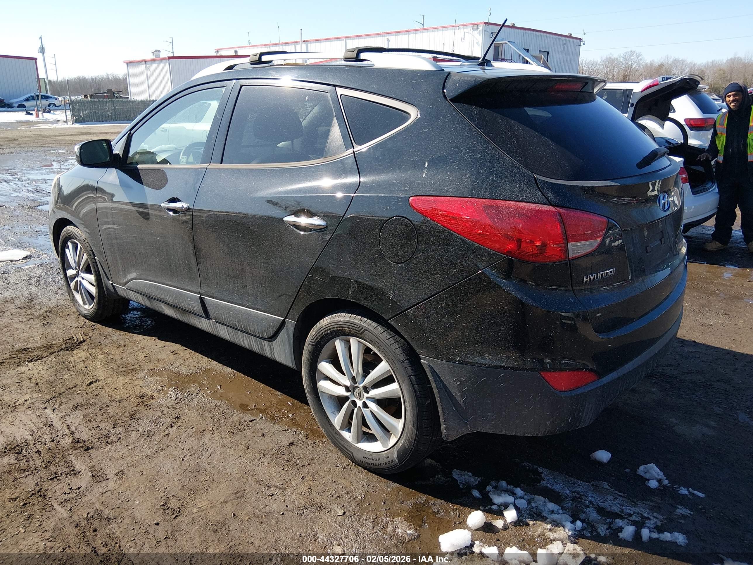 HYUNDAI TUCSON image 3