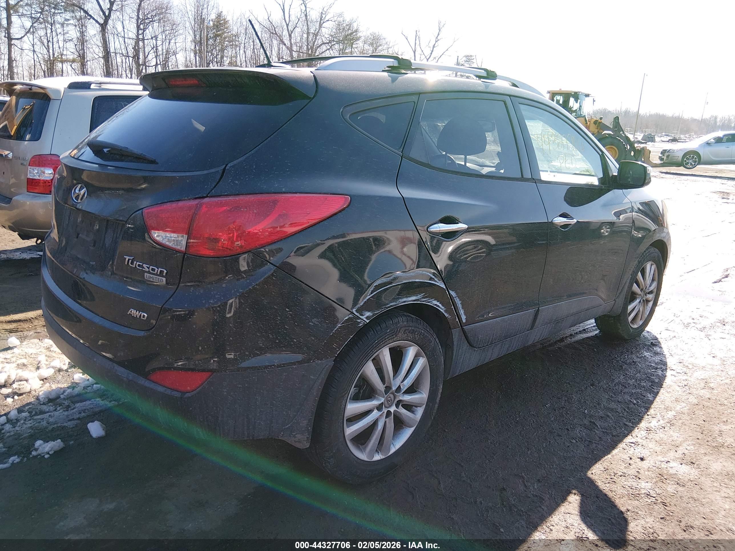 HYUNDAI TUCSON image 4