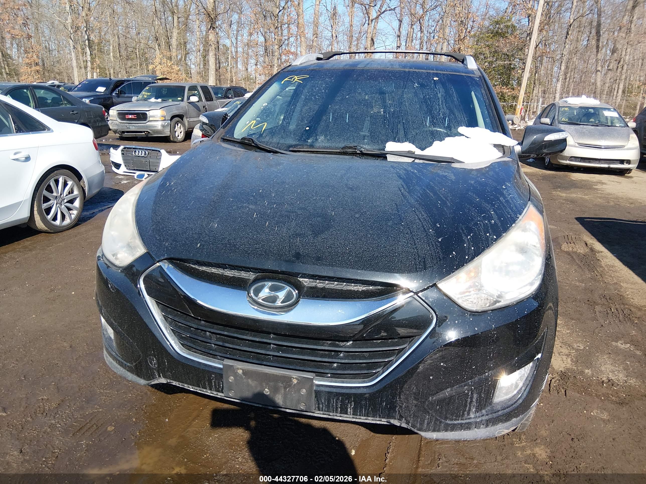 HYUNDAI TUCSON image 6