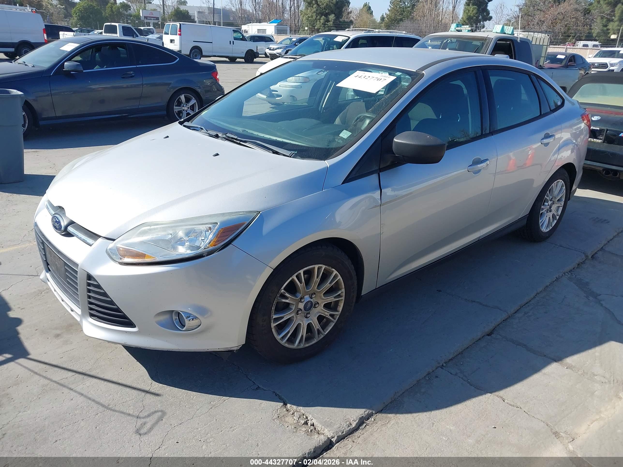FORD FOCUS image 2