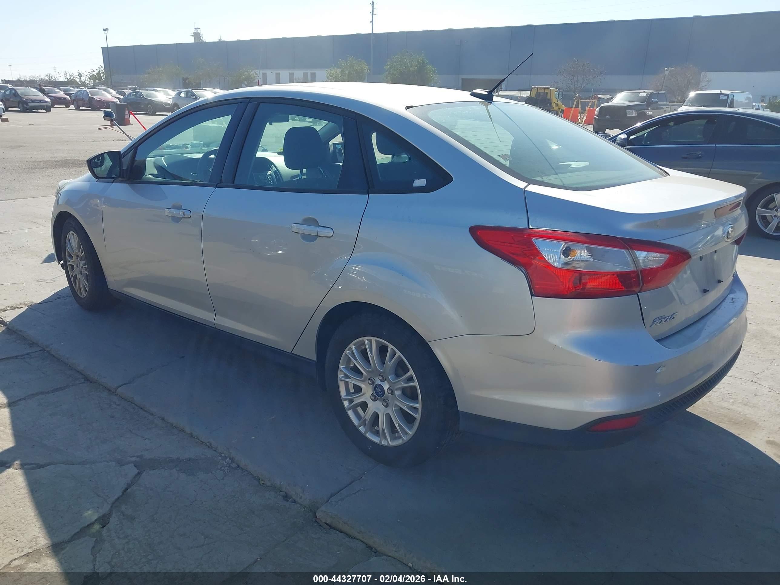 FORD FOCUS image 3