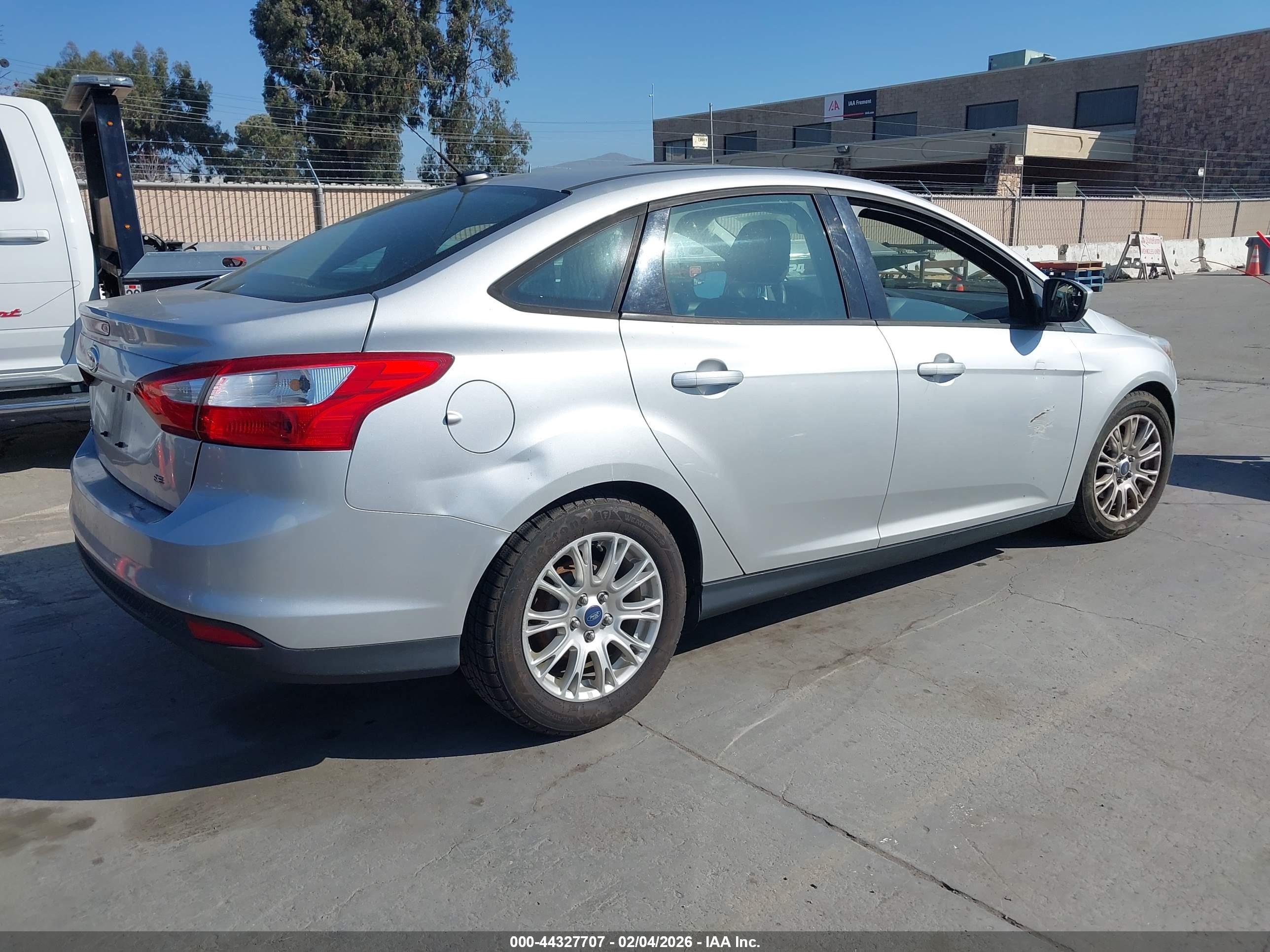 FORD FOCUS image 4