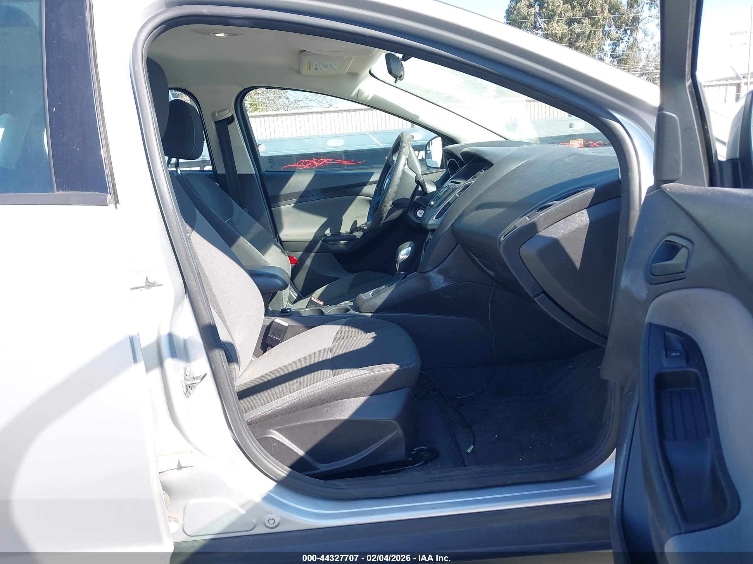 FORD FOCUS image 5