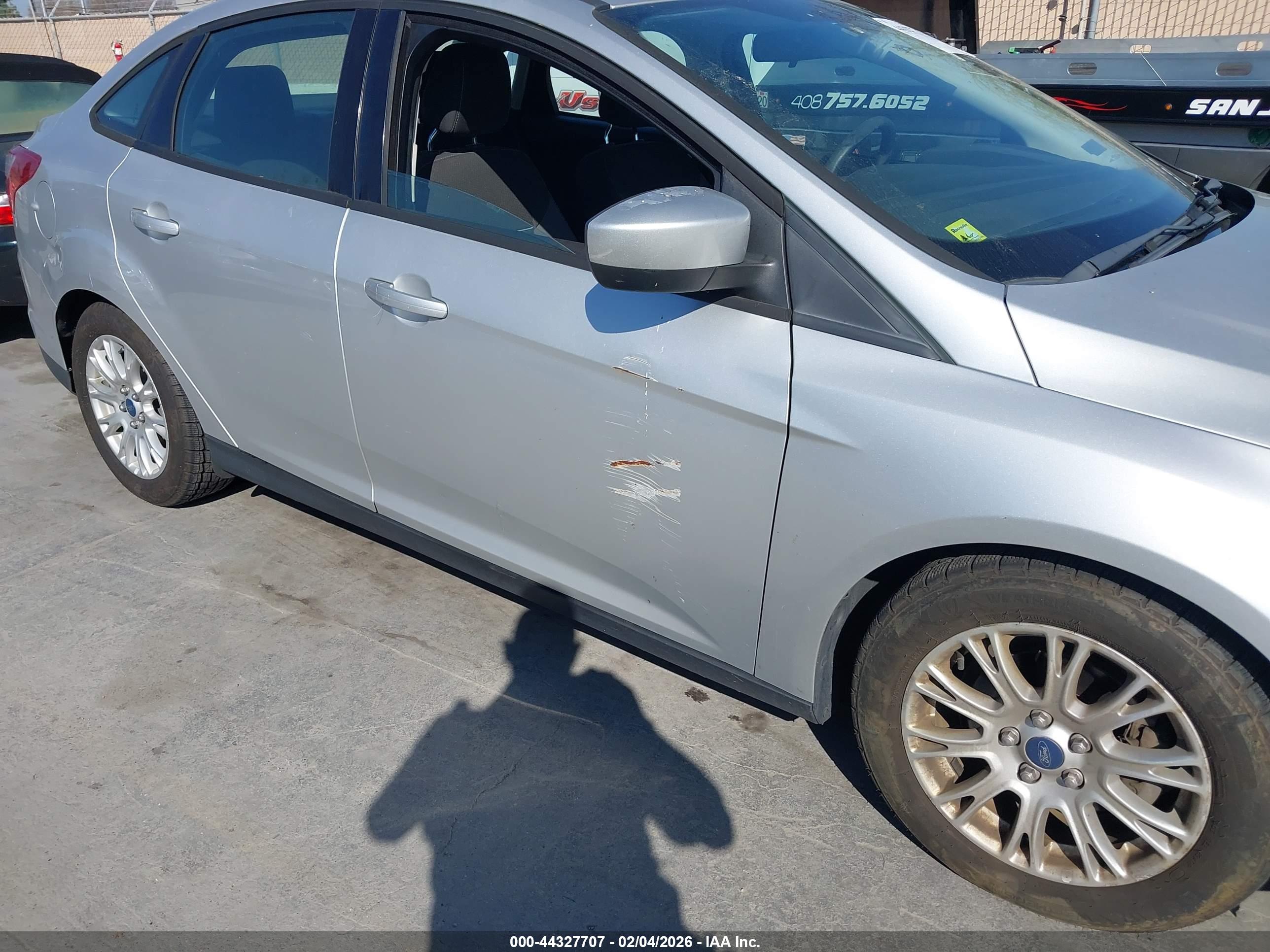 FORD FOCUS image 6