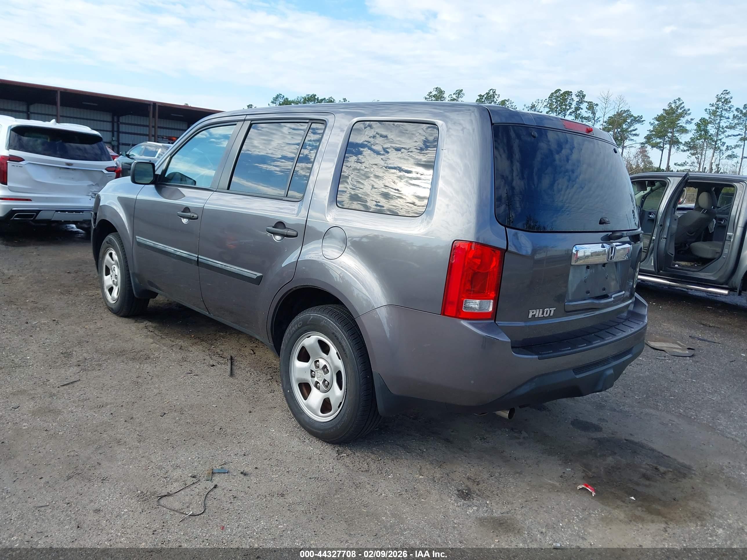 HONDA PILOT image 3