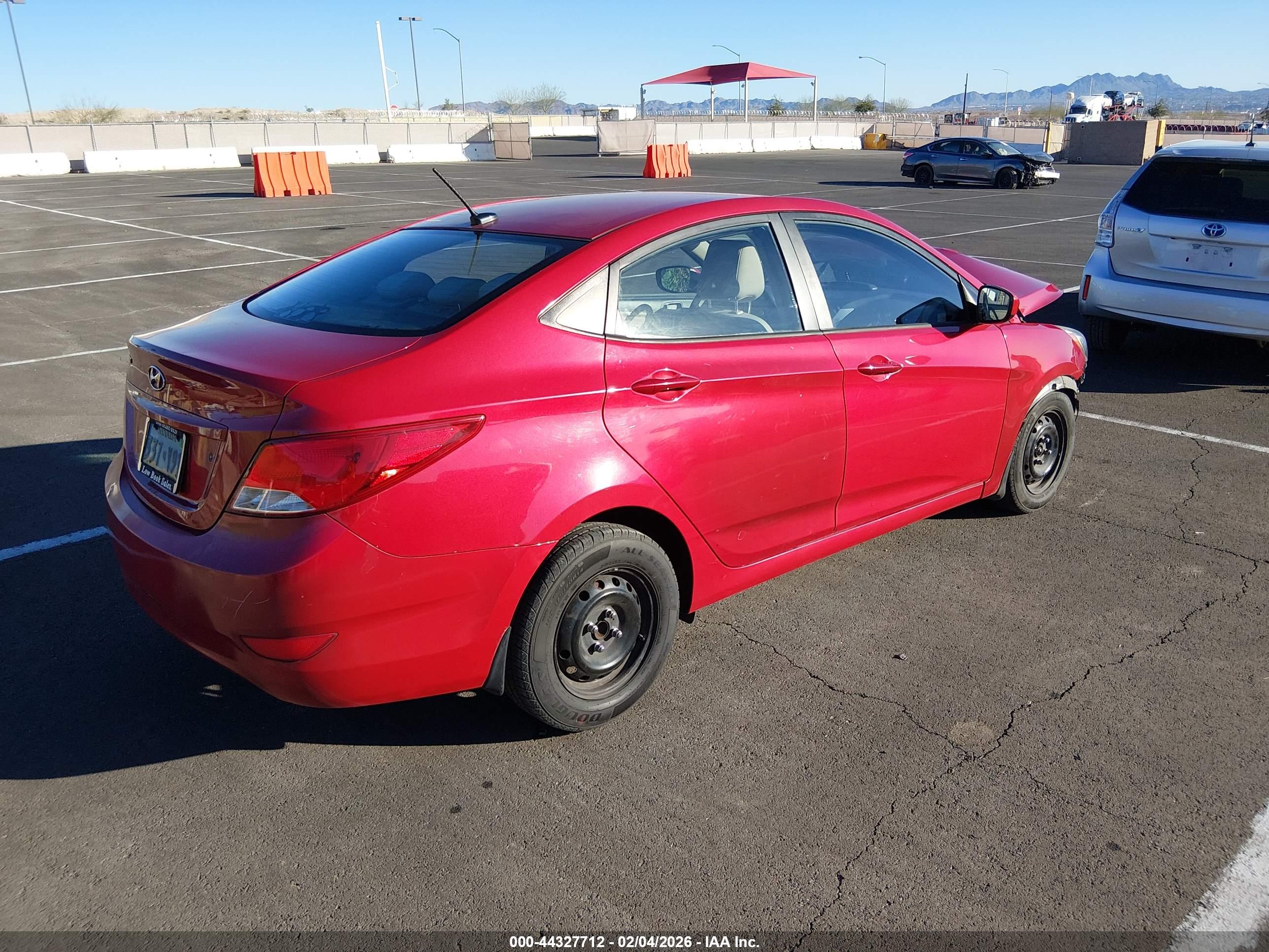 HYUNDAI ACCENT image 4