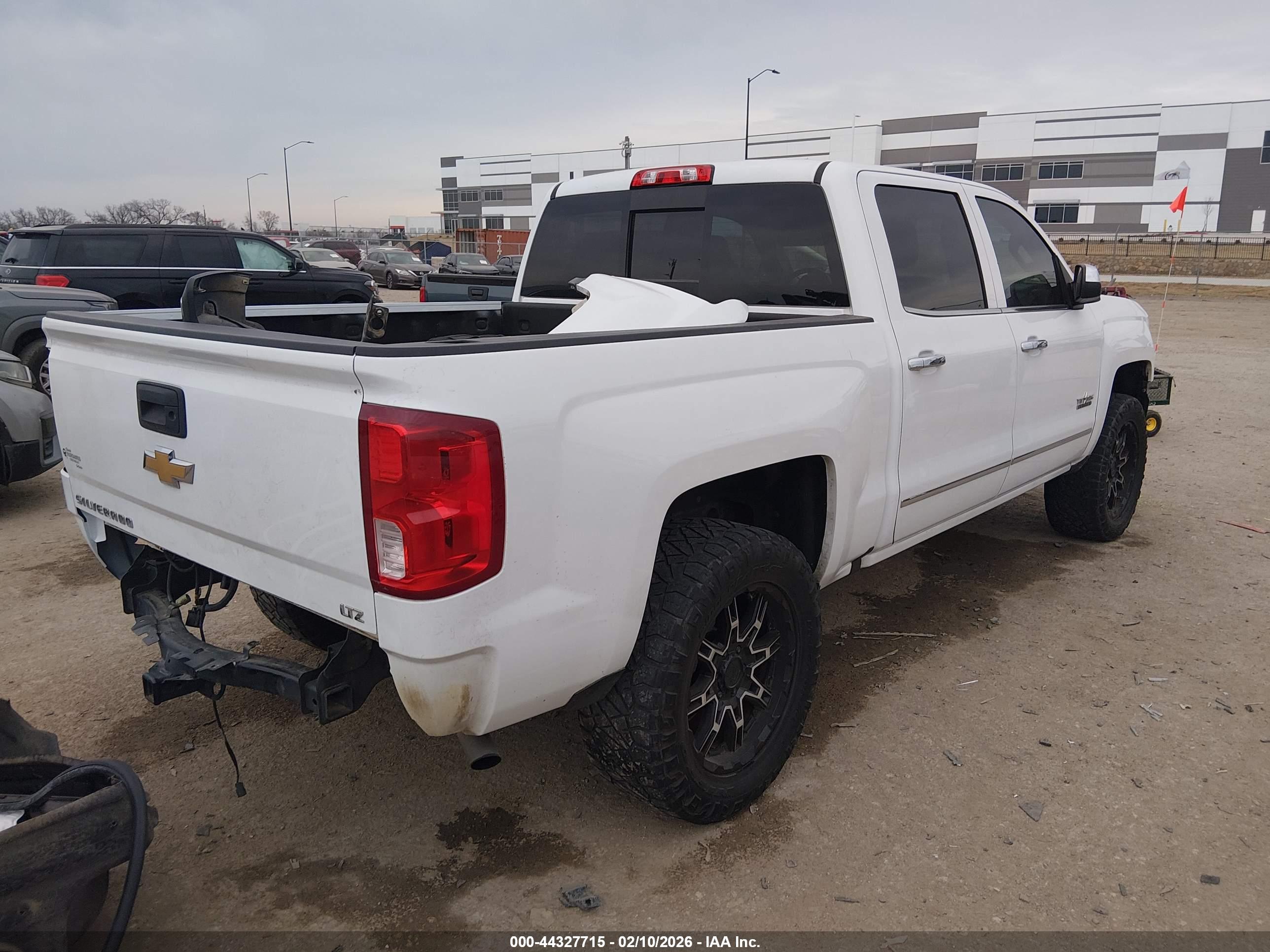 CHEVROLET SILVERADO image 4