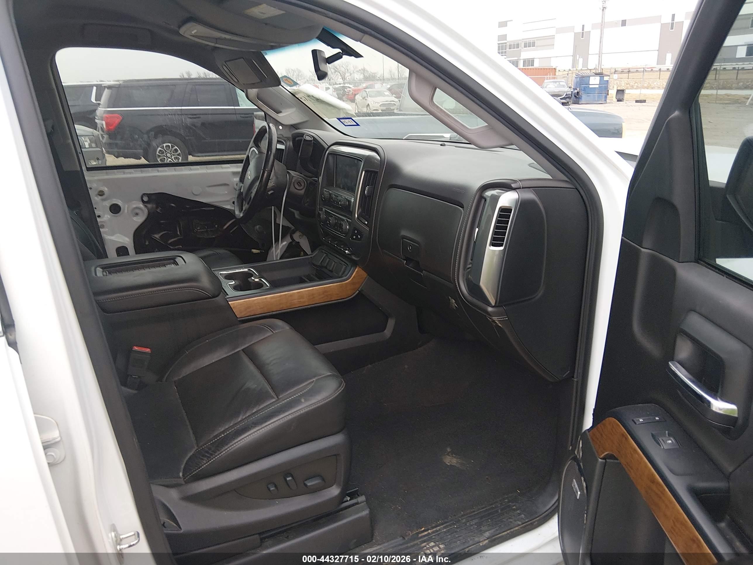 CHEVROLET SILVERADO image 5