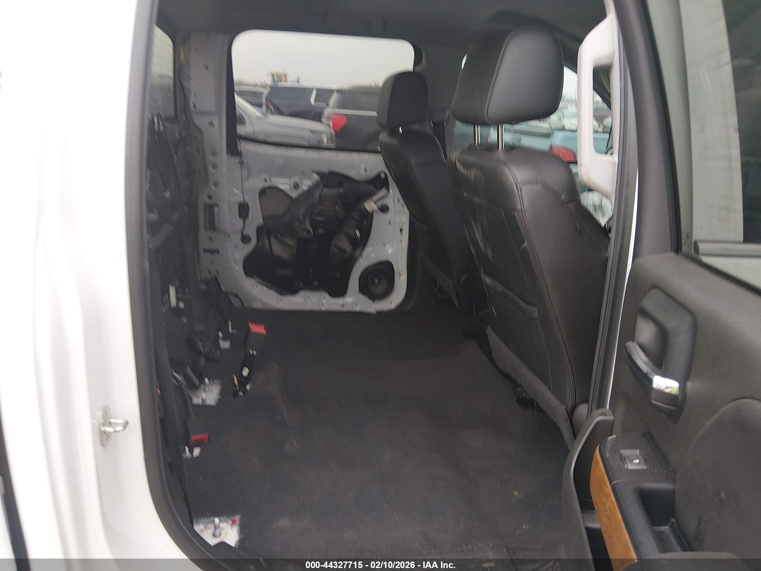 CHEVROLET SILVERADO image 8