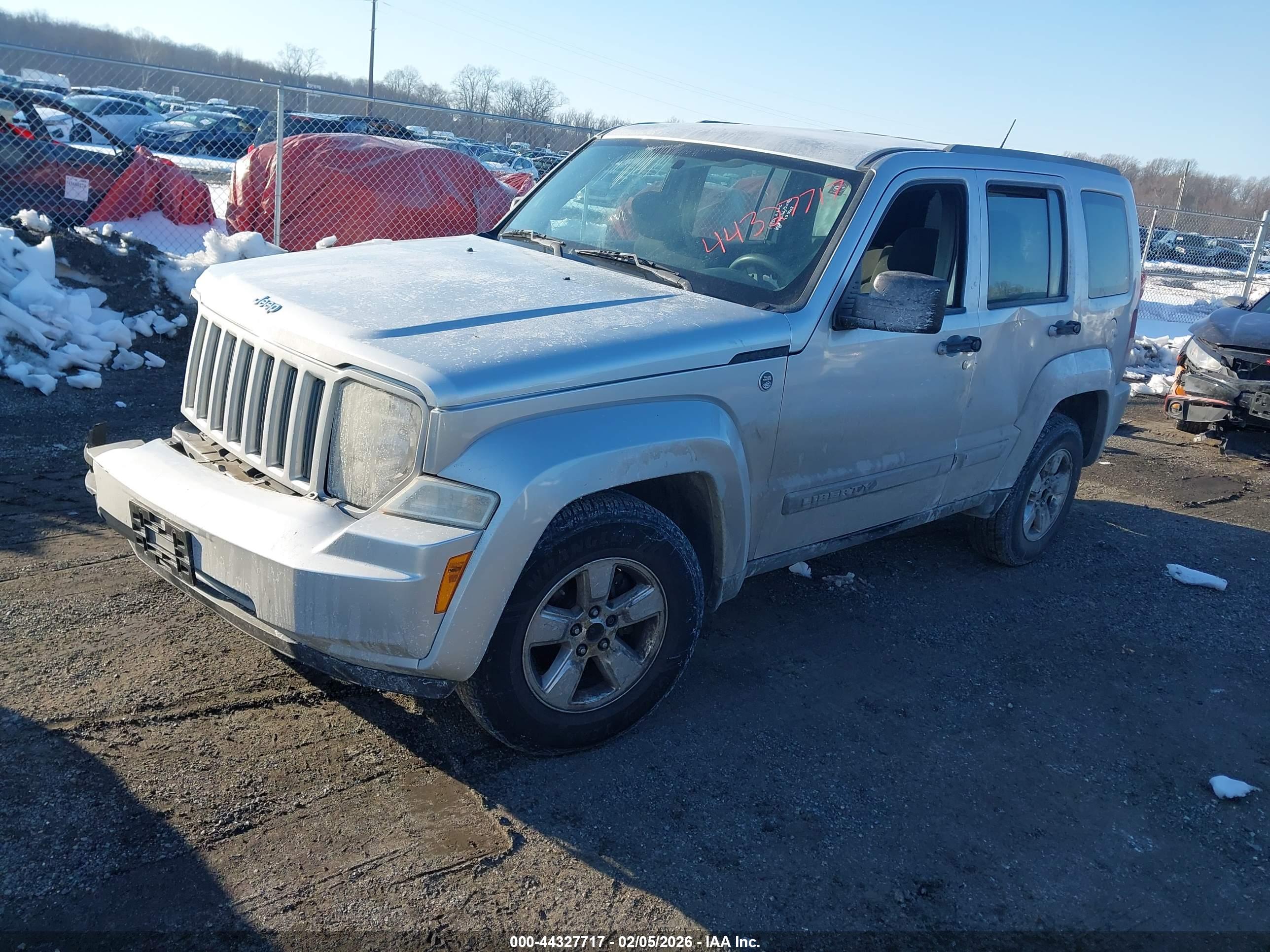 JEEP LIBERTY image 2