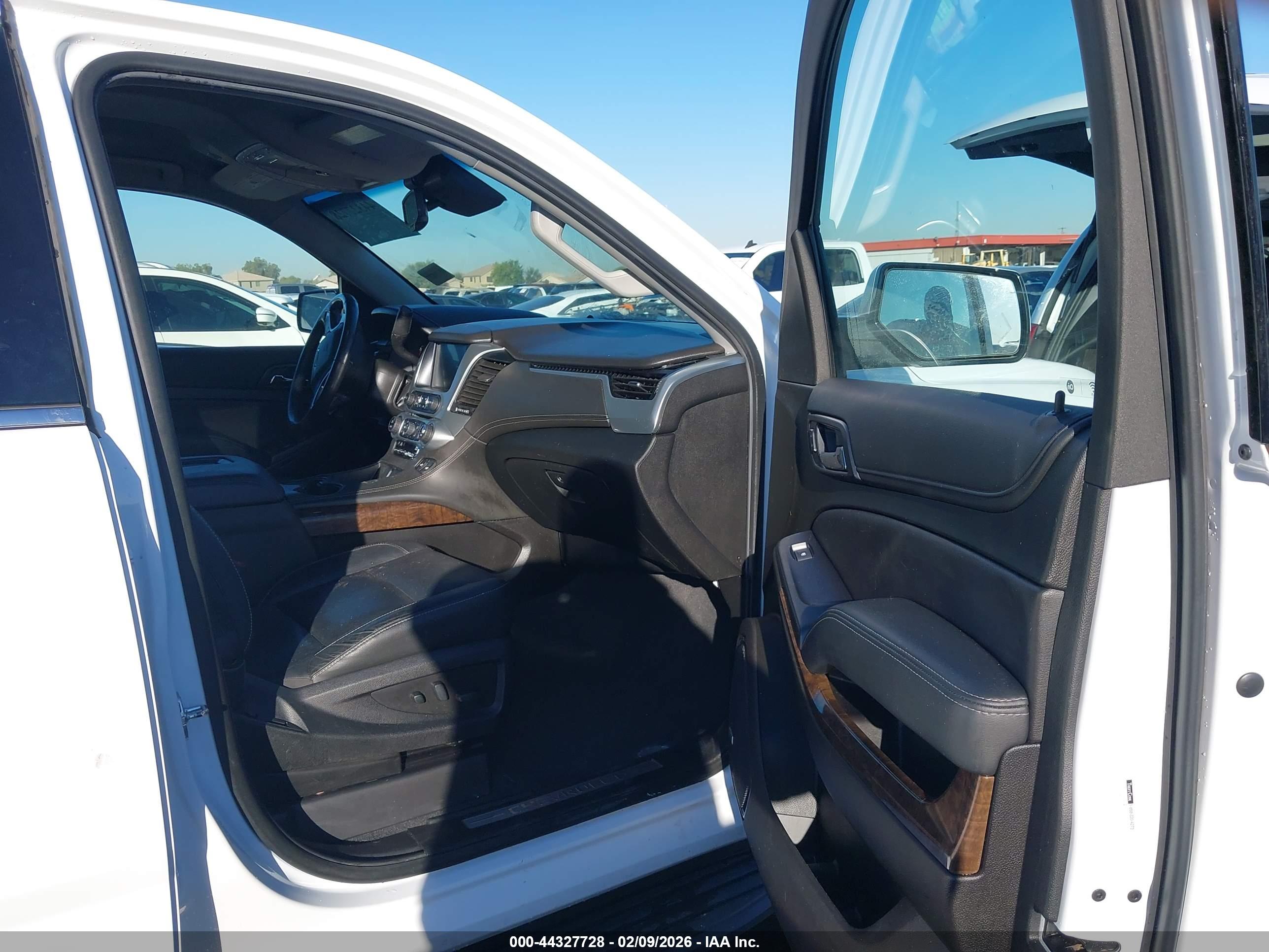 CHEVROLET TAHOE image 5