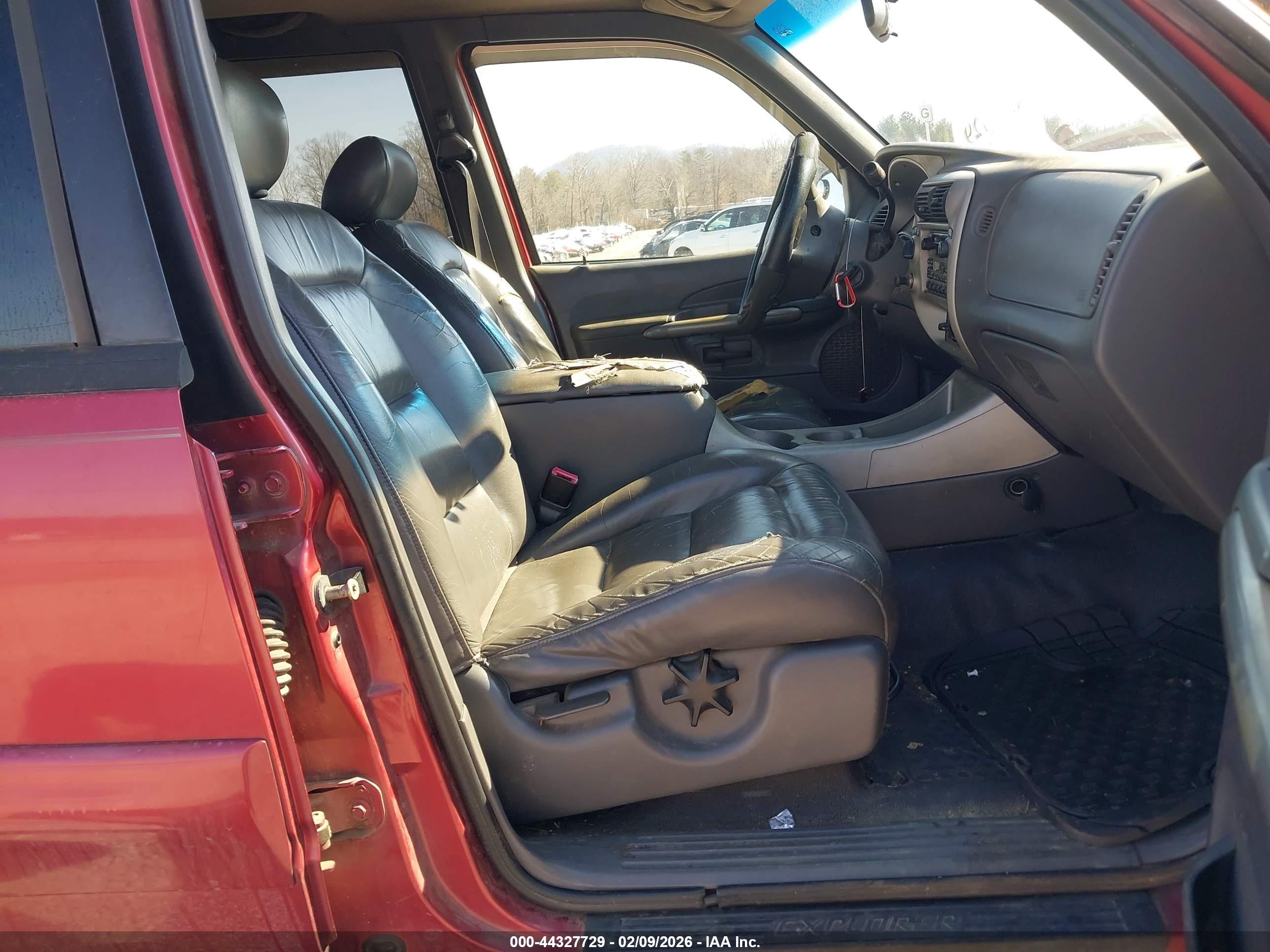 FORD EXPLORER image 5