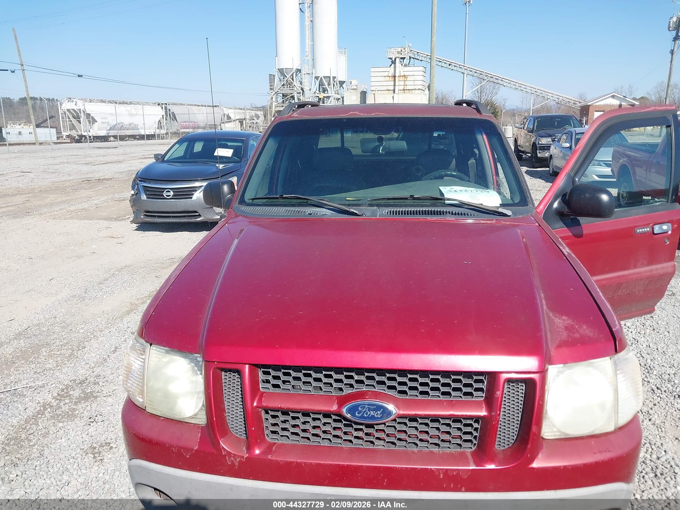 FORD EXPLORER image 6