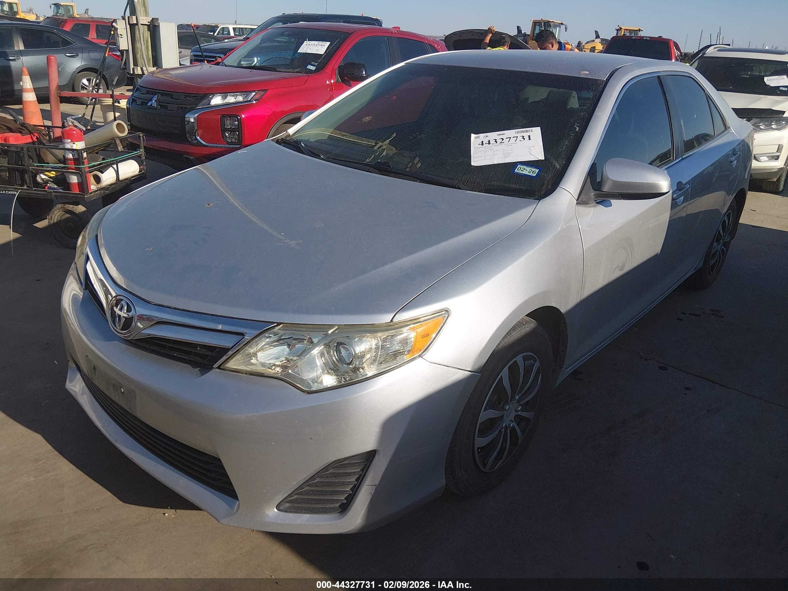 TOYOTA CAMRY image 2
