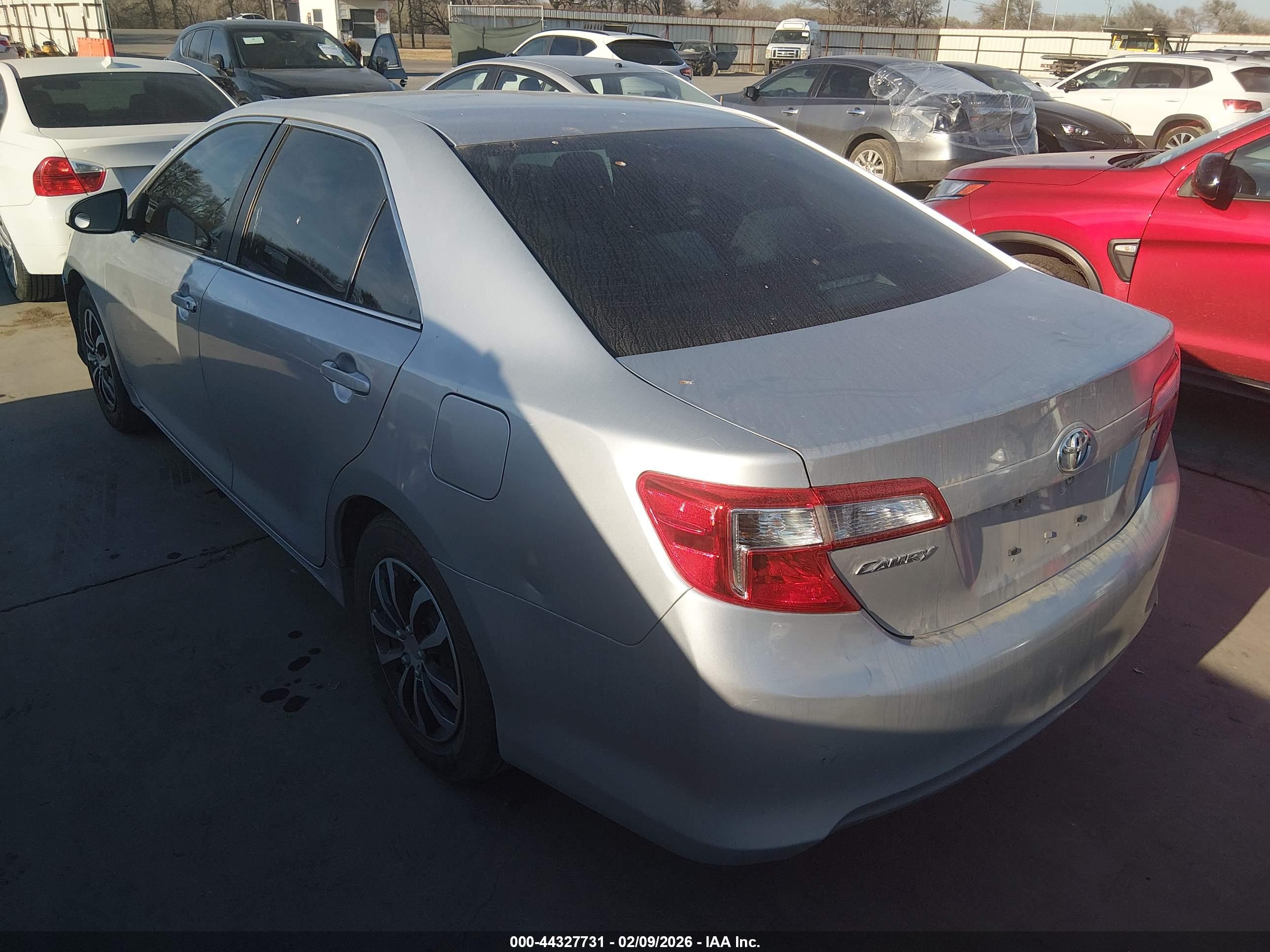 TOYOTA CAMRY image 3