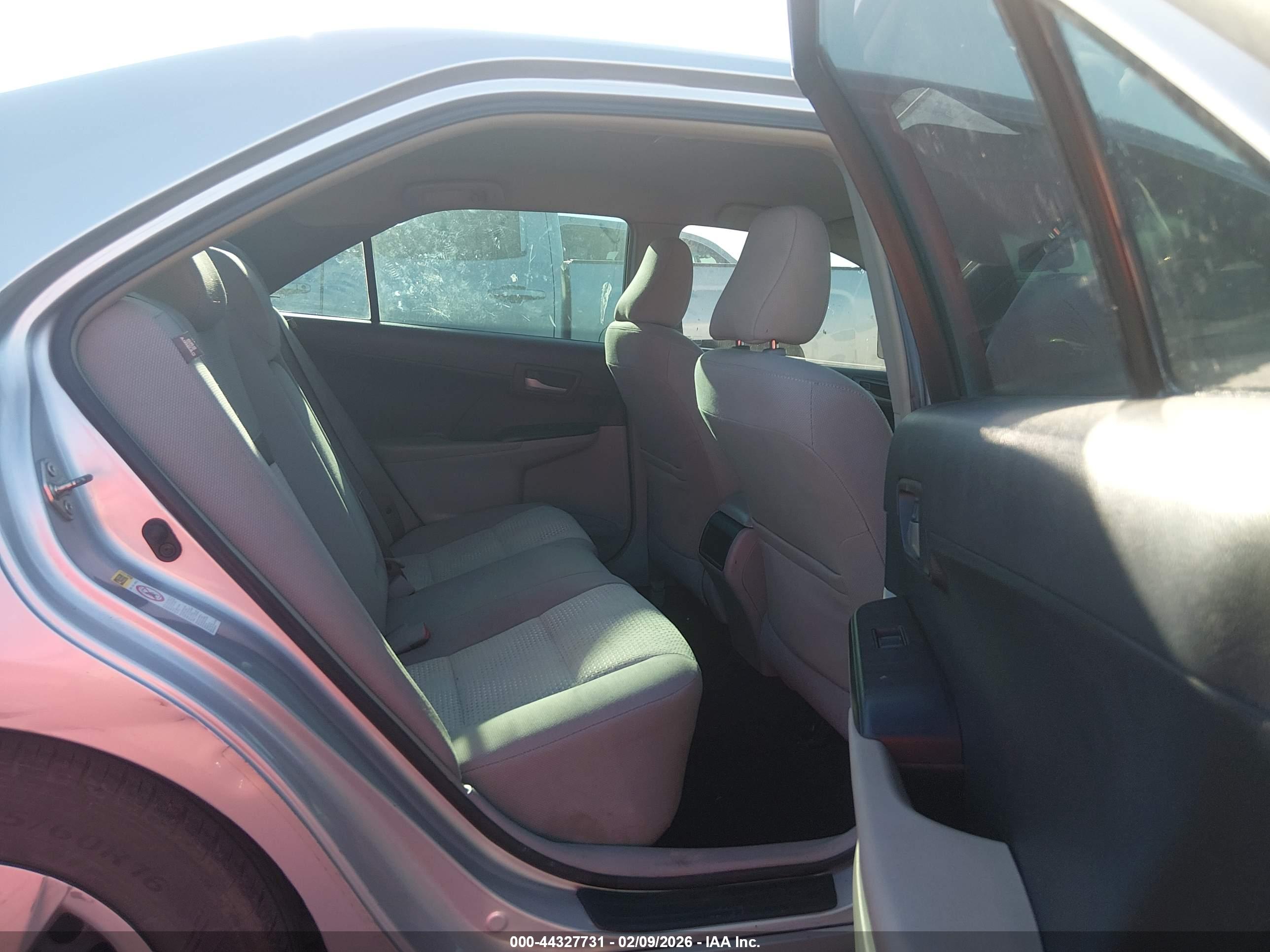 TOYOTA CAMRY image 8