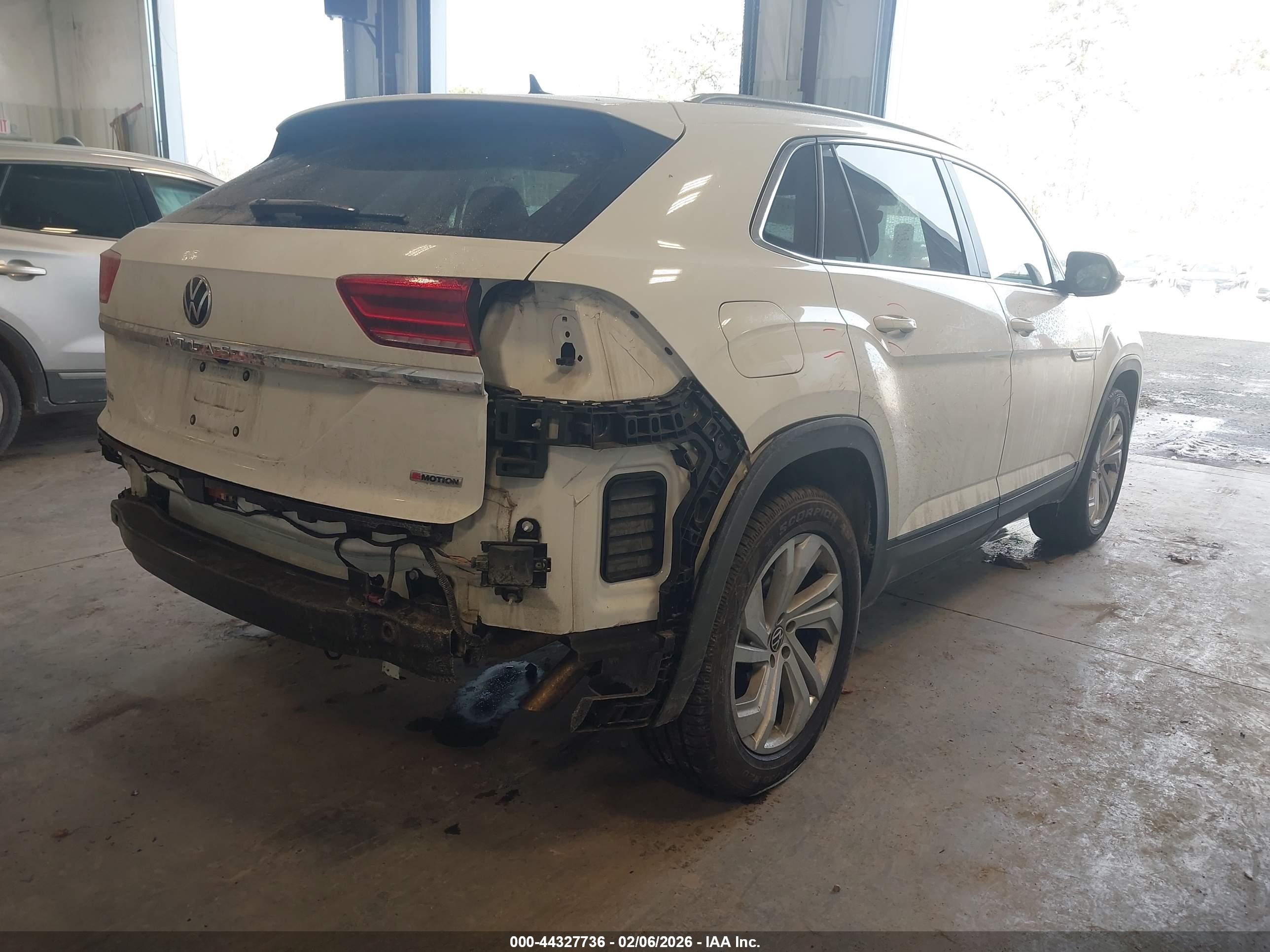 VOLKSWAGEN ATLAS image 4