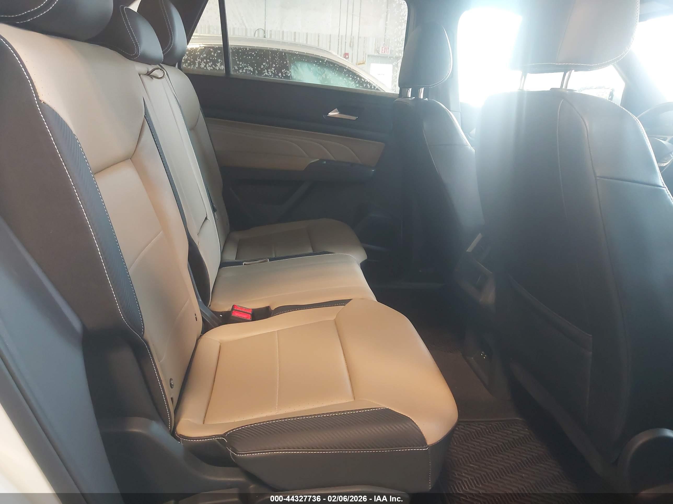 VOLKSWAGEN ATLAS image 8