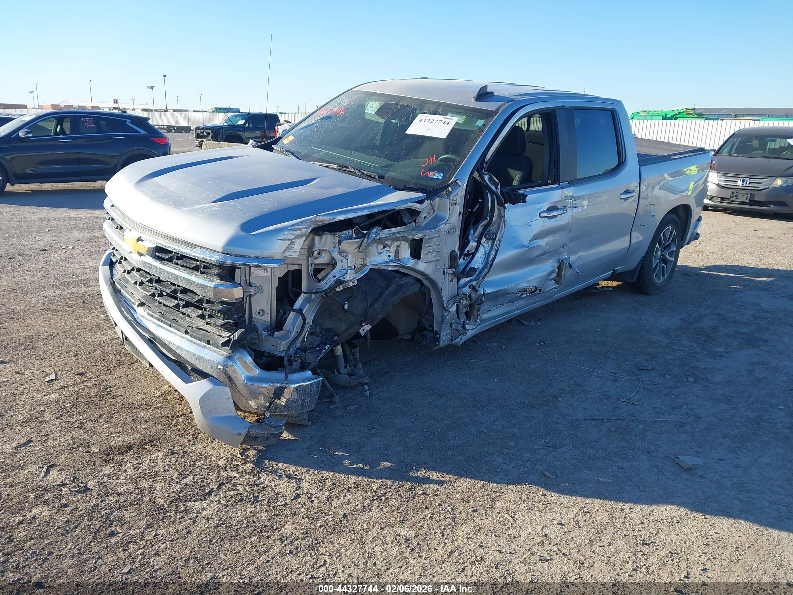 CHEVROLET SILVERADO image 2