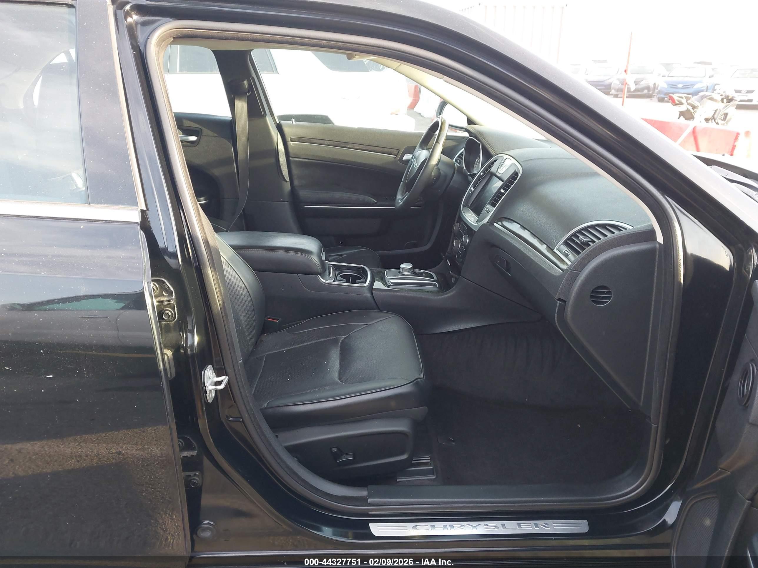 CHRYSLER 300C image 5