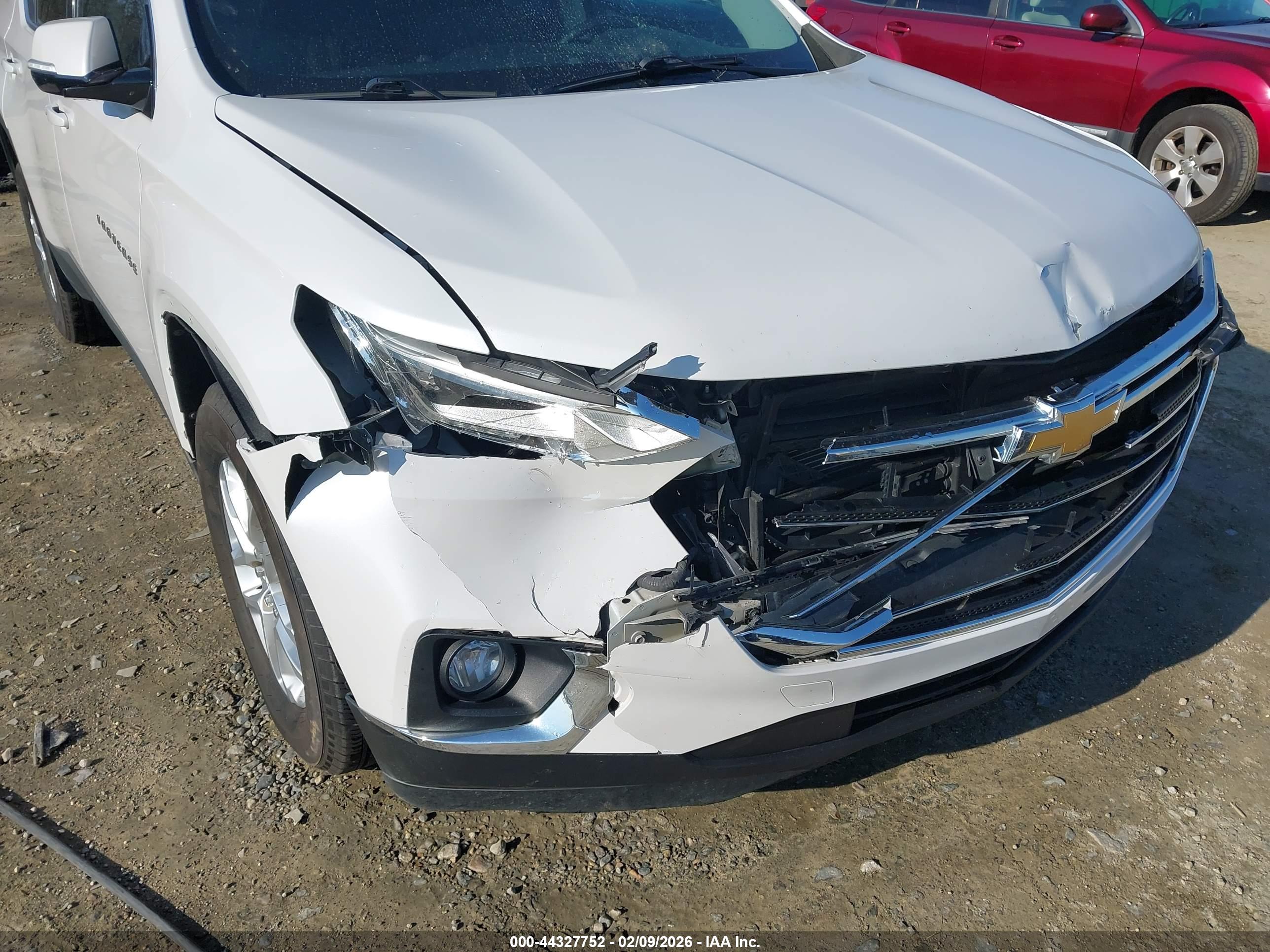 CHEVROLET TRAVERSE image 6