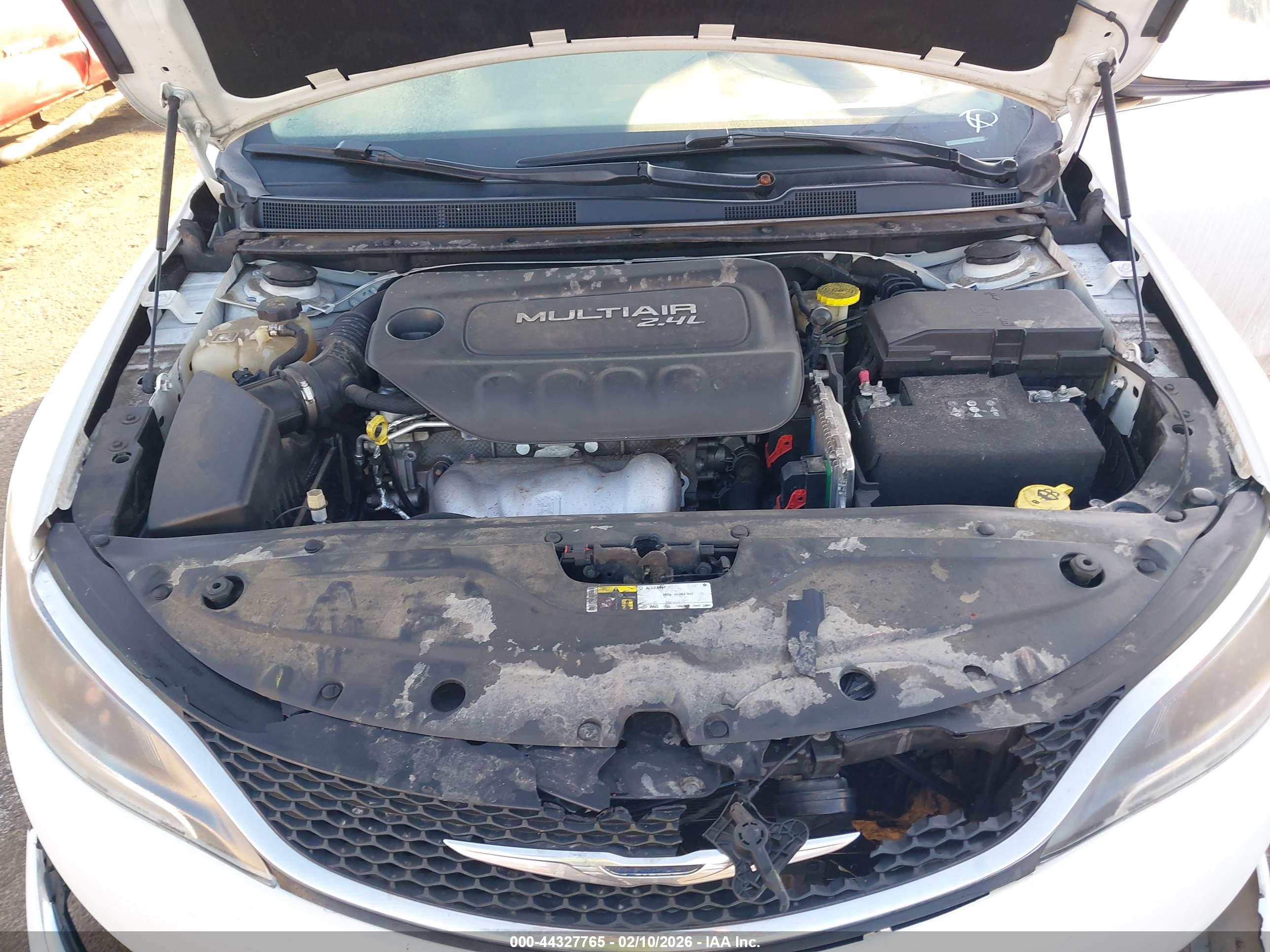 CHRYSLER 200 image 10