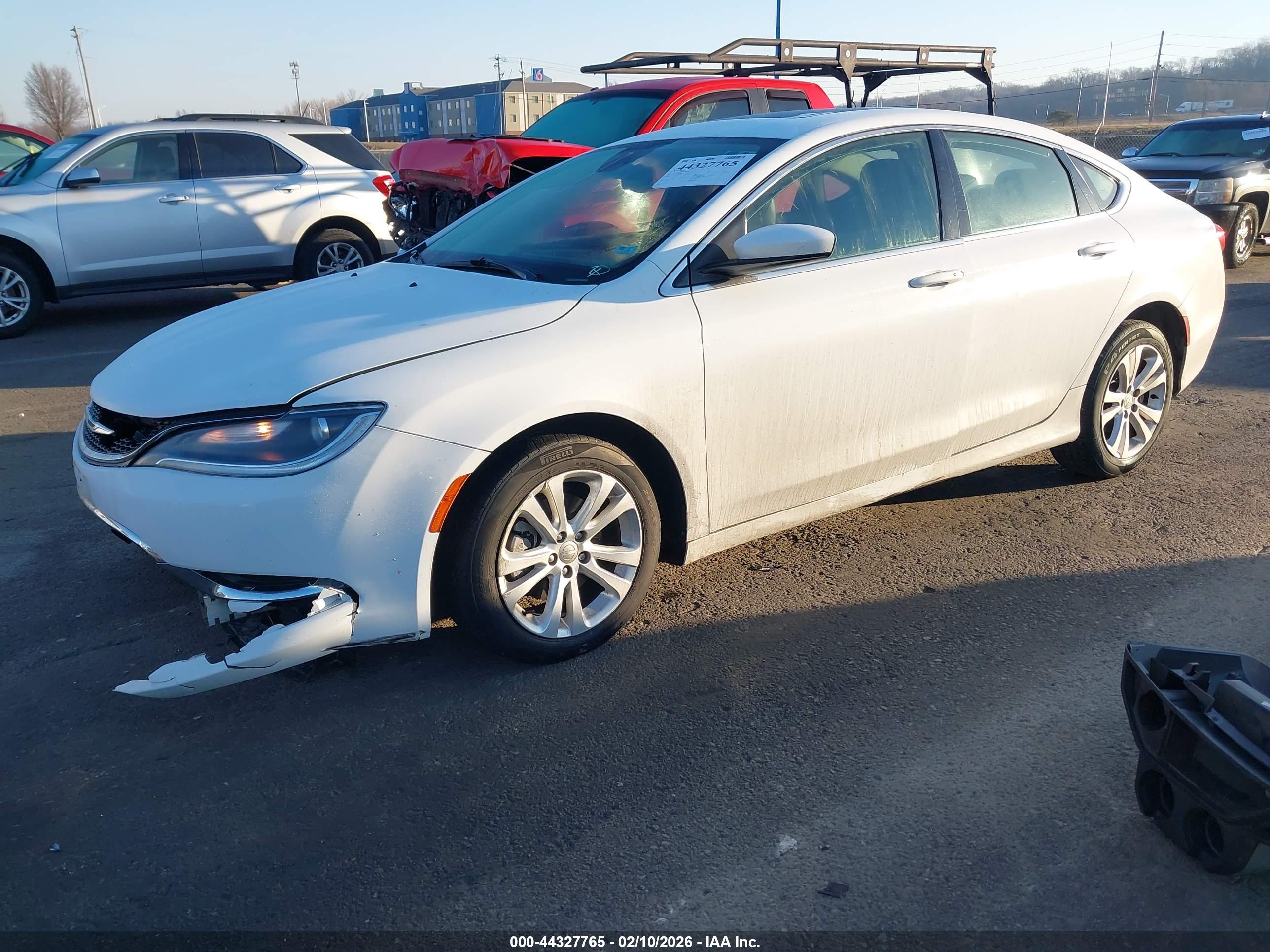 CHRYSLER 200 image 2