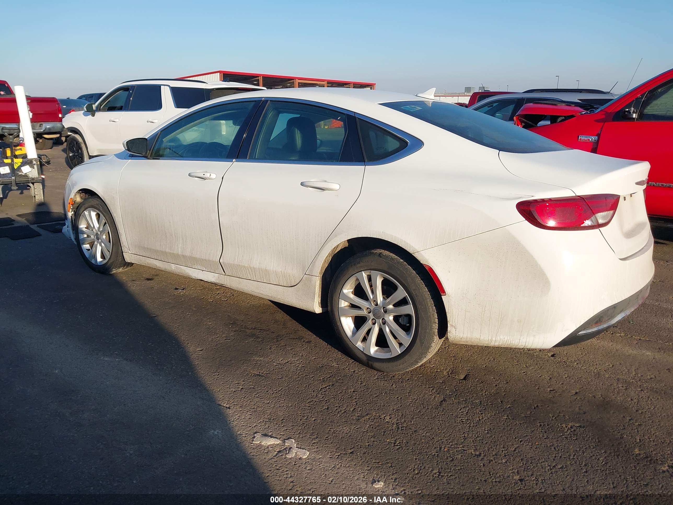 CHRYSLER 200 image 3