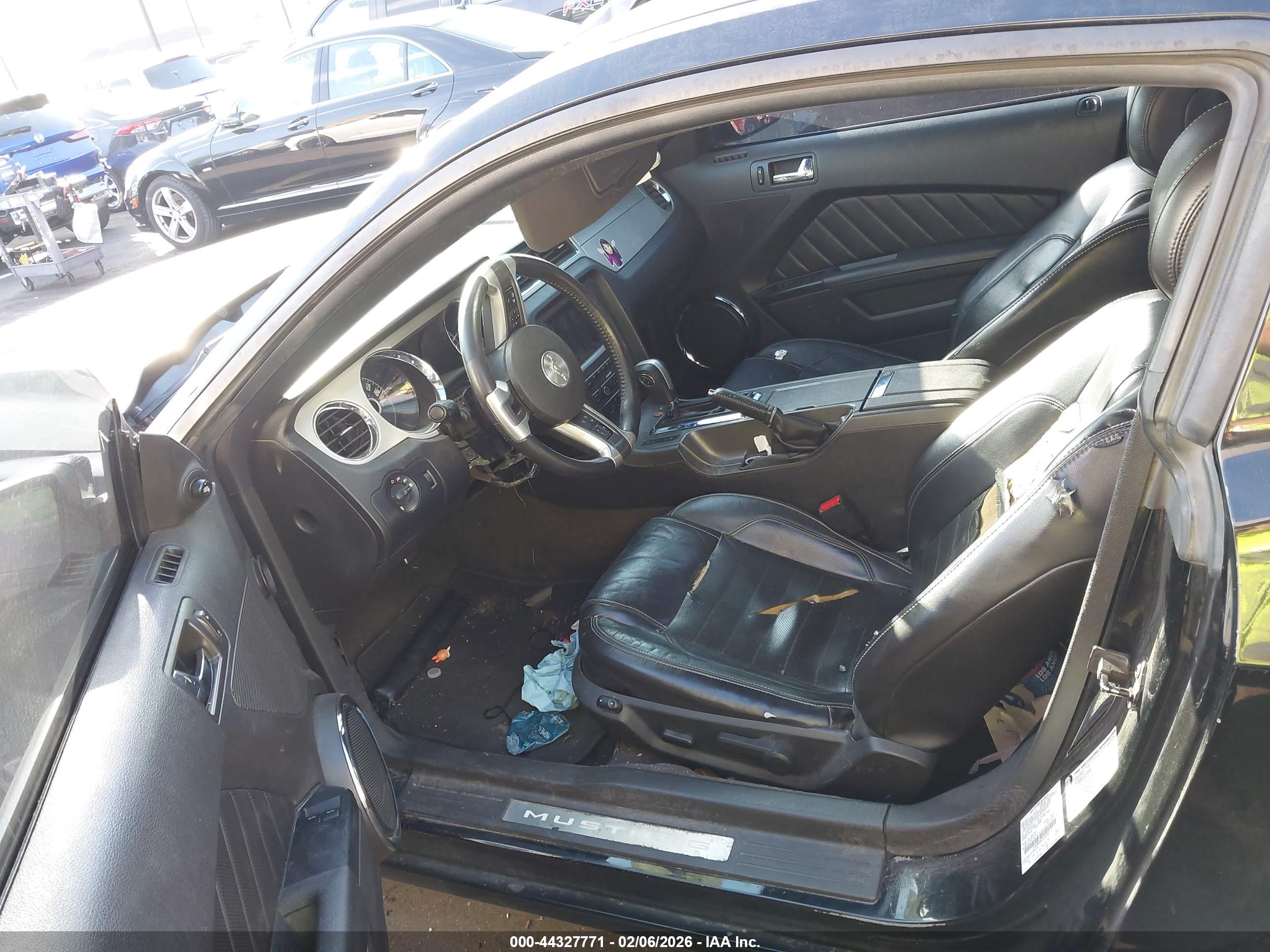 FORD MUSTANG image 5