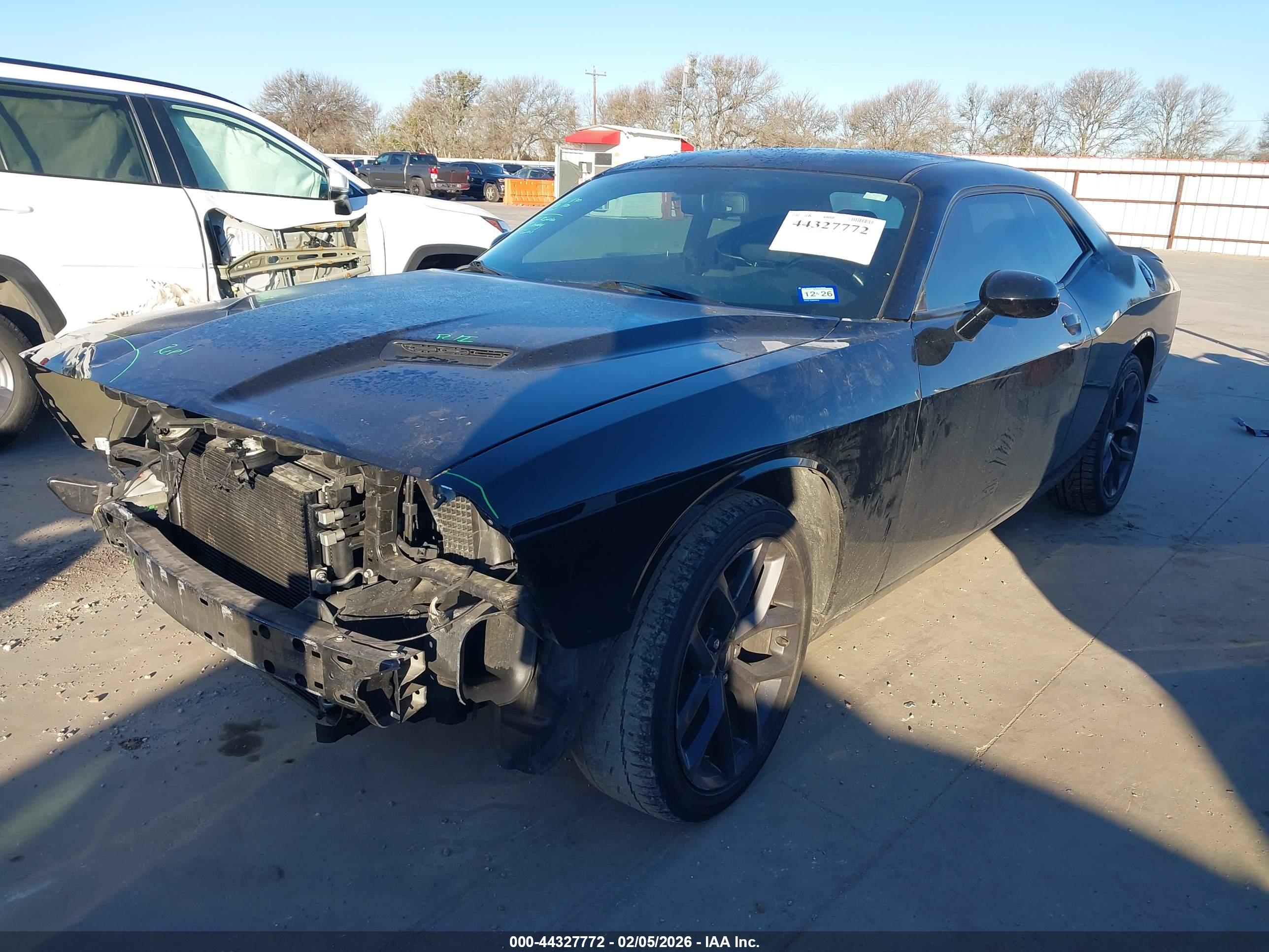 DODGE CHALLENGER image 2
