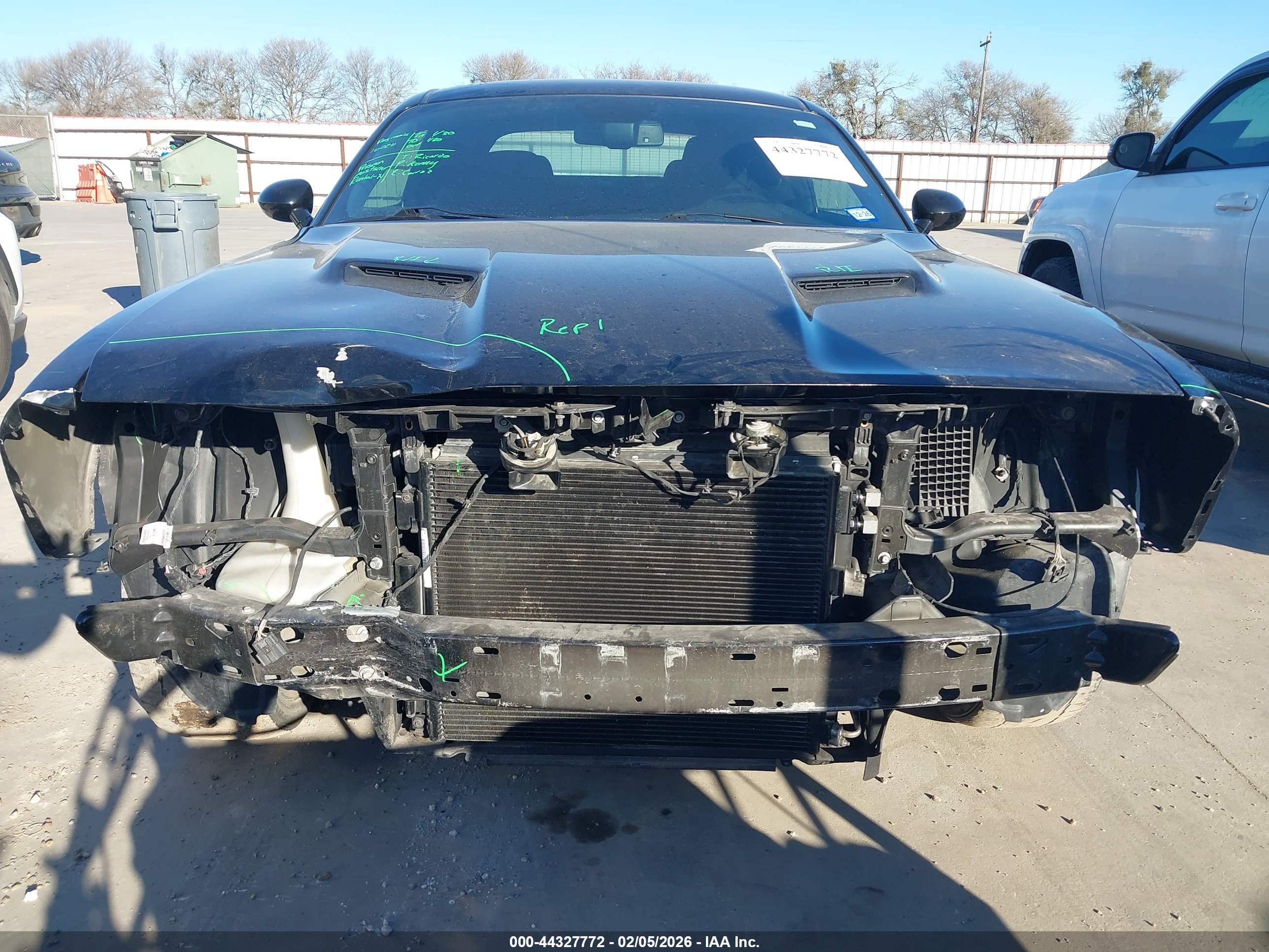 DODGE CHALLENGER image 6